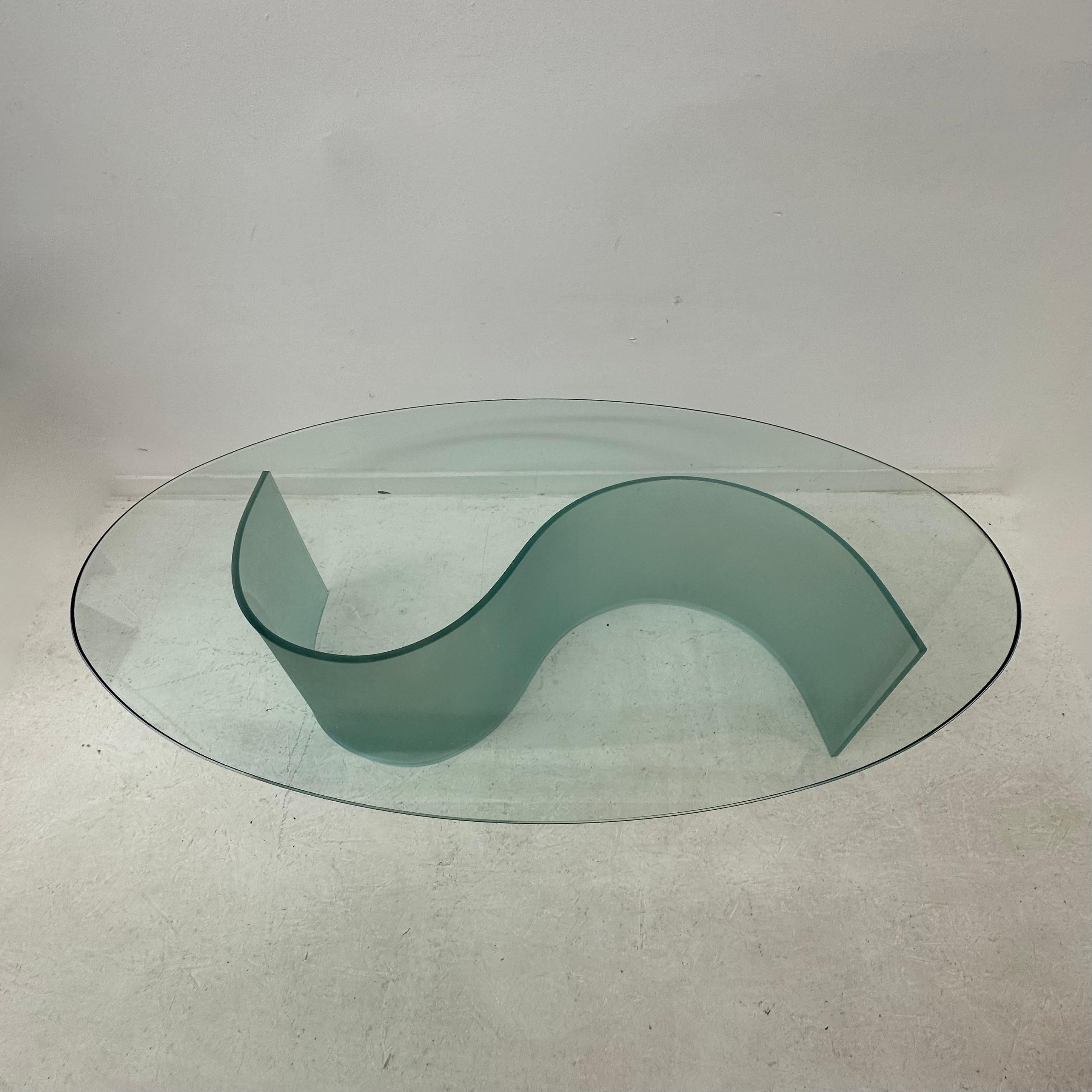 Fiam coffee table Mid-Century design , 1970’s For Sale 2