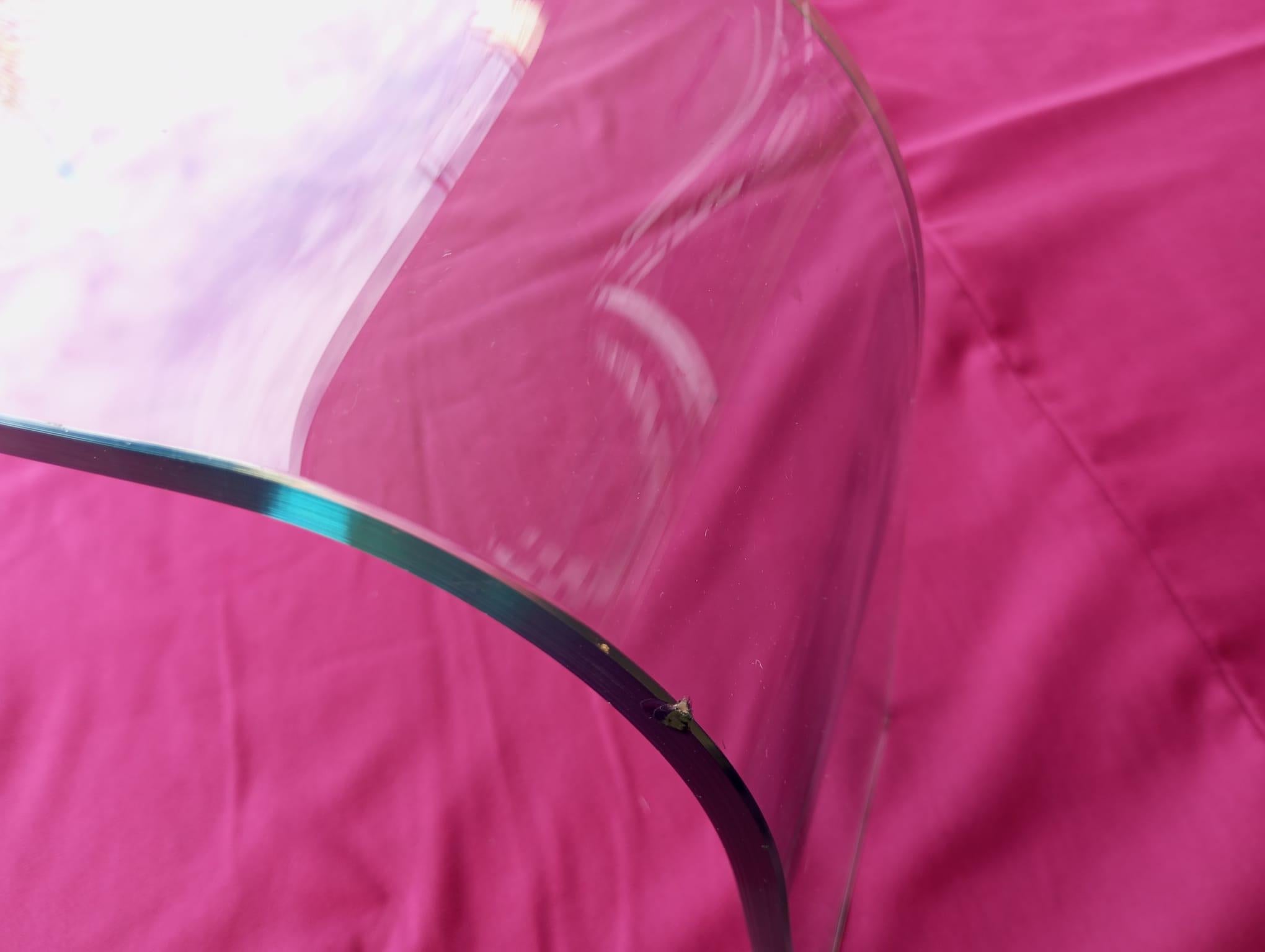 FIAM Italia tavolino scultoreo in vetro curvato, anni '80 en venta 6