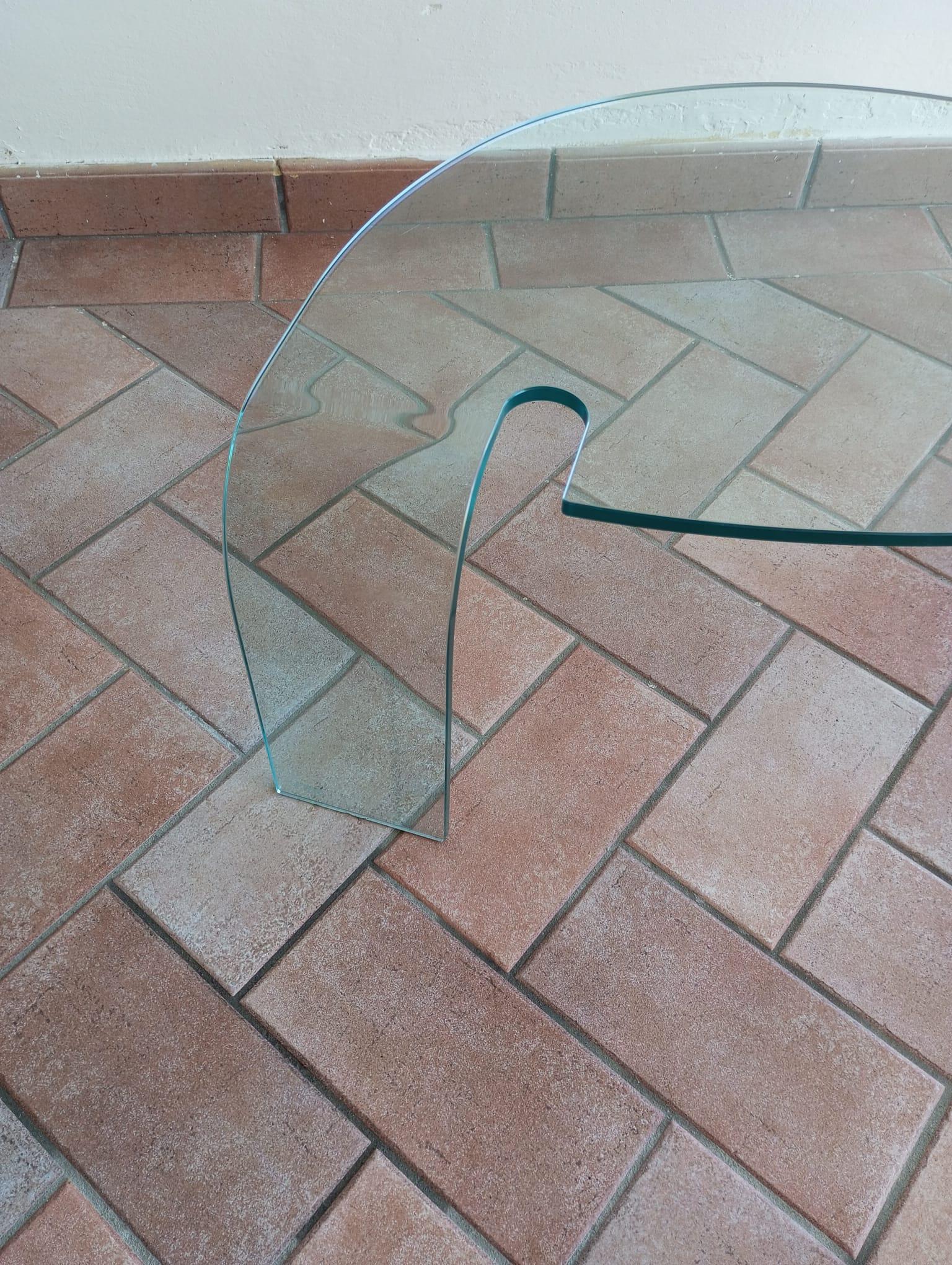 FIAM Italia tavolino scultoreo in vetro curvato, anni '80 finales del siglo XX en venta
