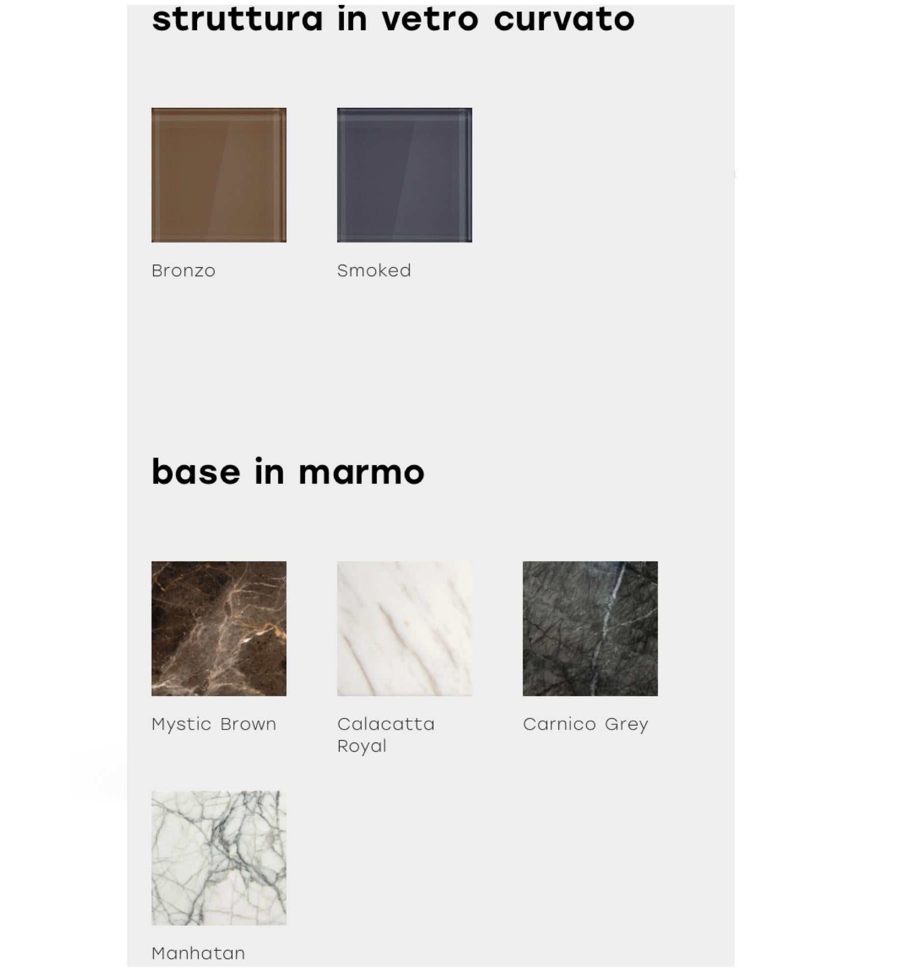 FIAM Italia York Beistelltisch aus Glas und Marmor von Yonoh Studio (Italienisch) im Angebot