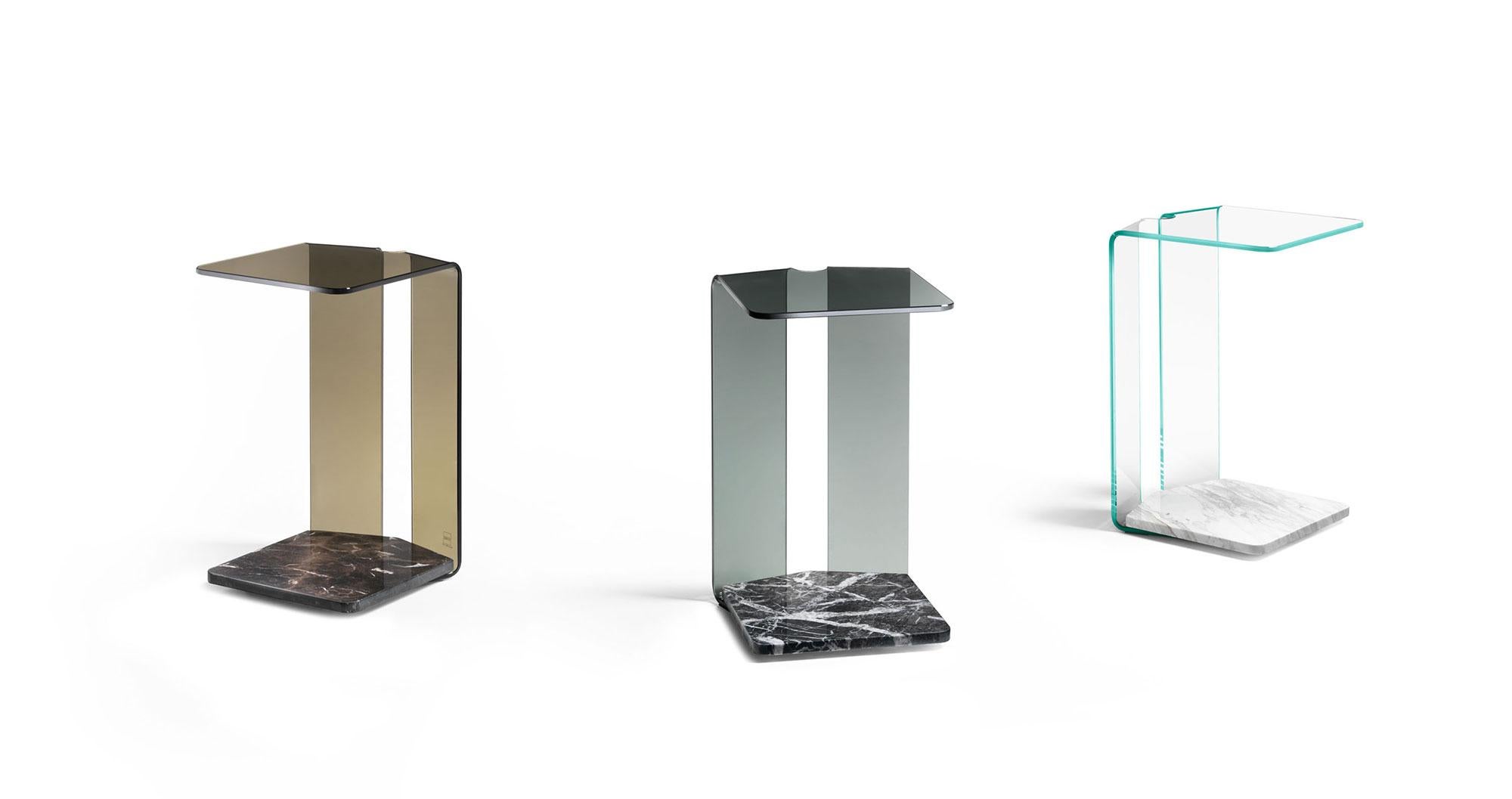 FIAM Italia York Beistelltisch aus Glas und Marmor von Yonoh Studio (Italienisch) im Angebot