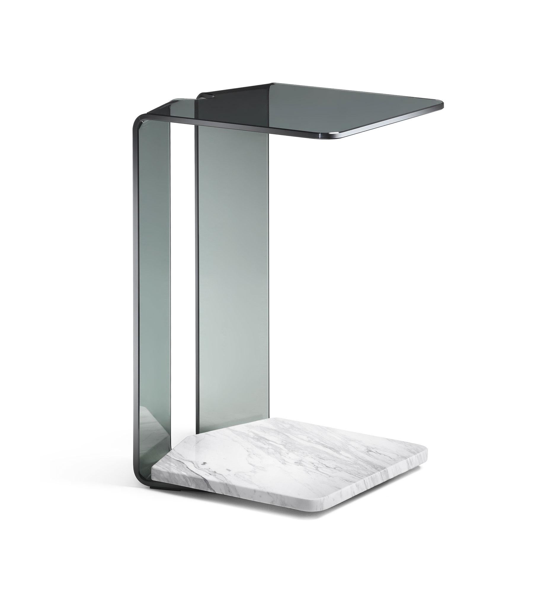 FIAM Italia York Beistelltisch aus Glas und Marmor von Yonoh Studio (21. Jahrhundert und zeitgenössisch) im Angebot