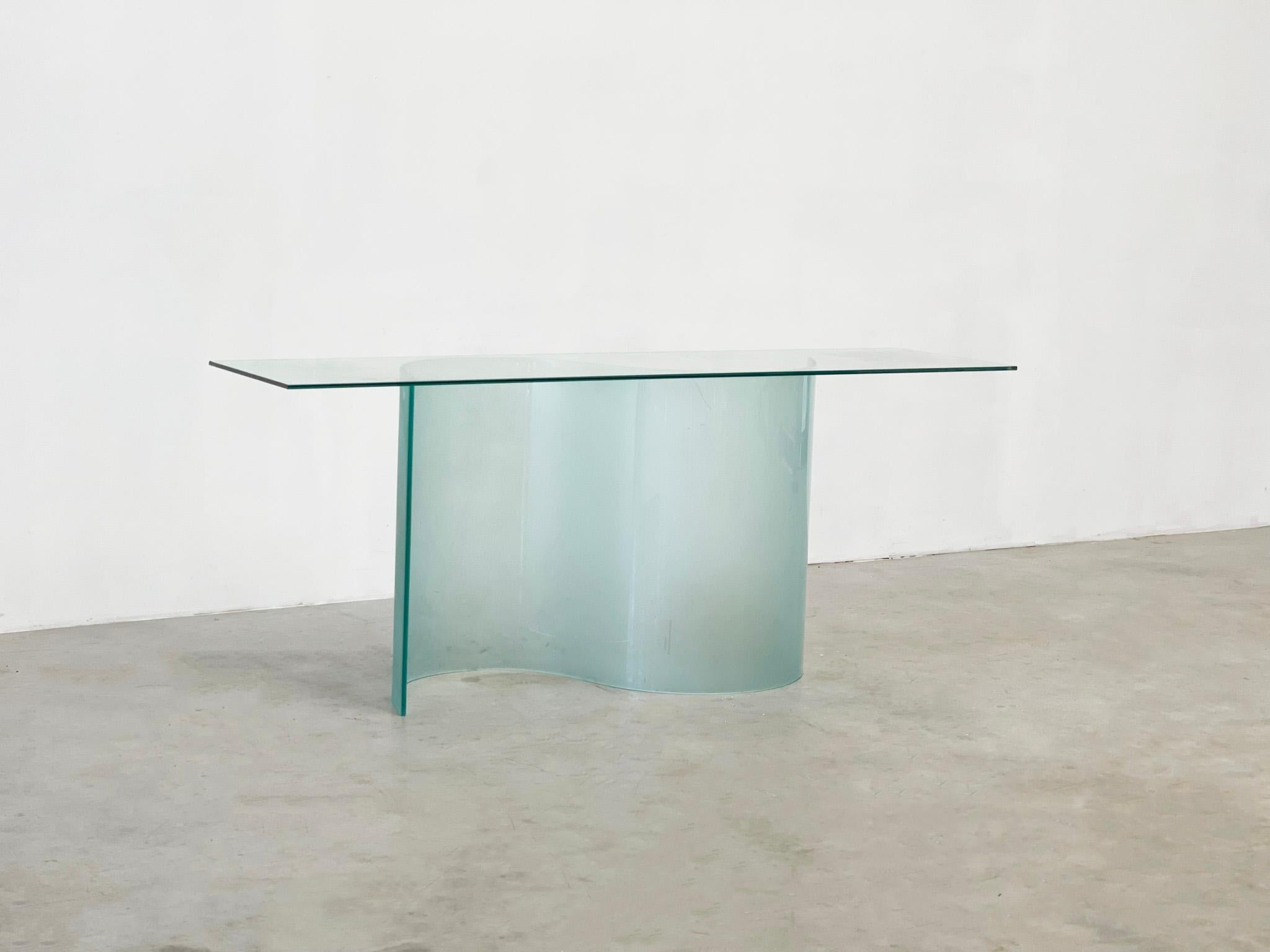 Fiam Marea console table in glass
Early 1990s console made in Italy. This console was designed and manufactured in italy in the 90s by the company FIAM Italia.

They are known for making their furniture 100% out of glass, displaying a beautiful
