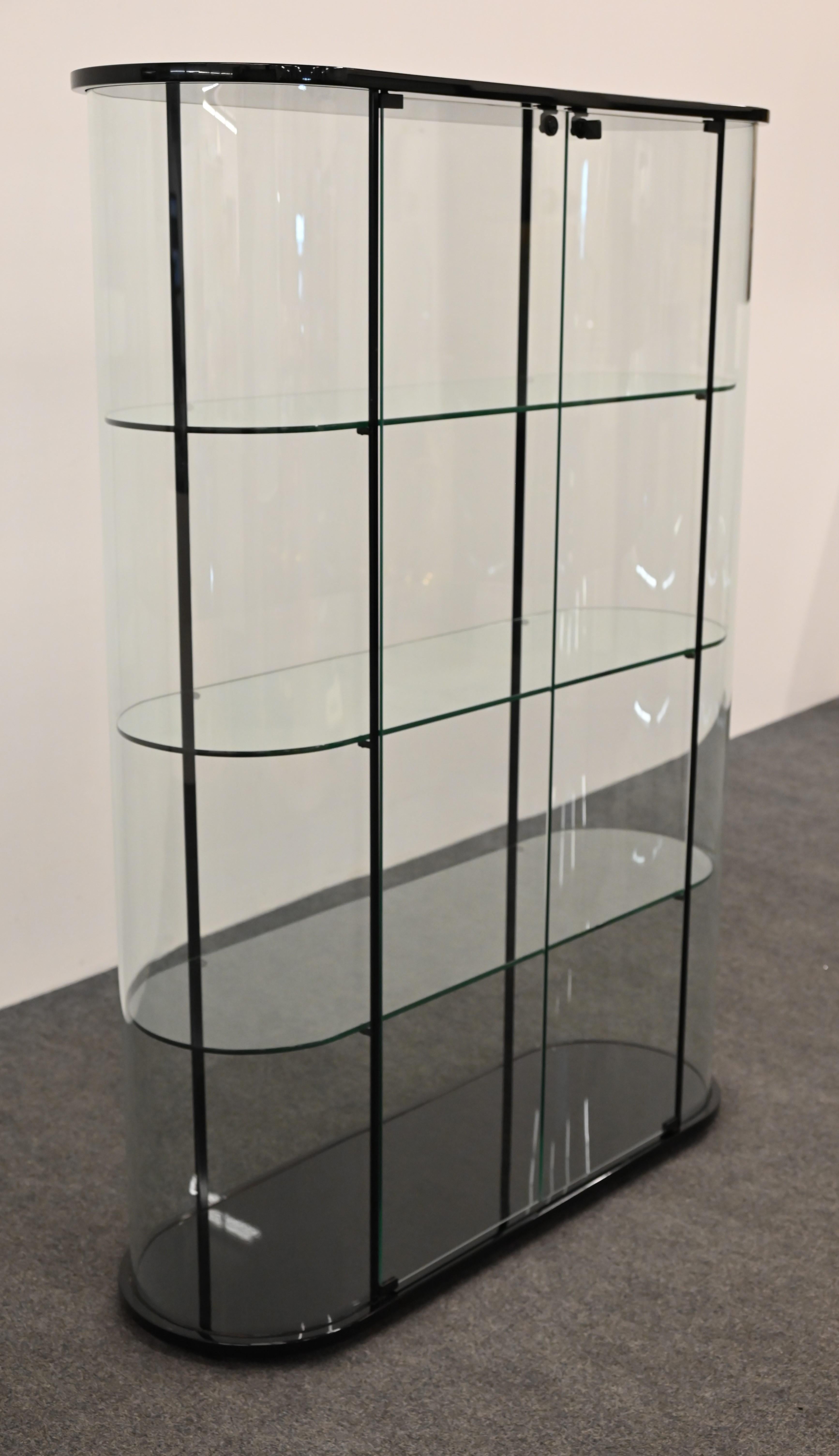 FIAM Palladio Display Showcase with Double Doors, 1980s, No longer in production For Sale 6