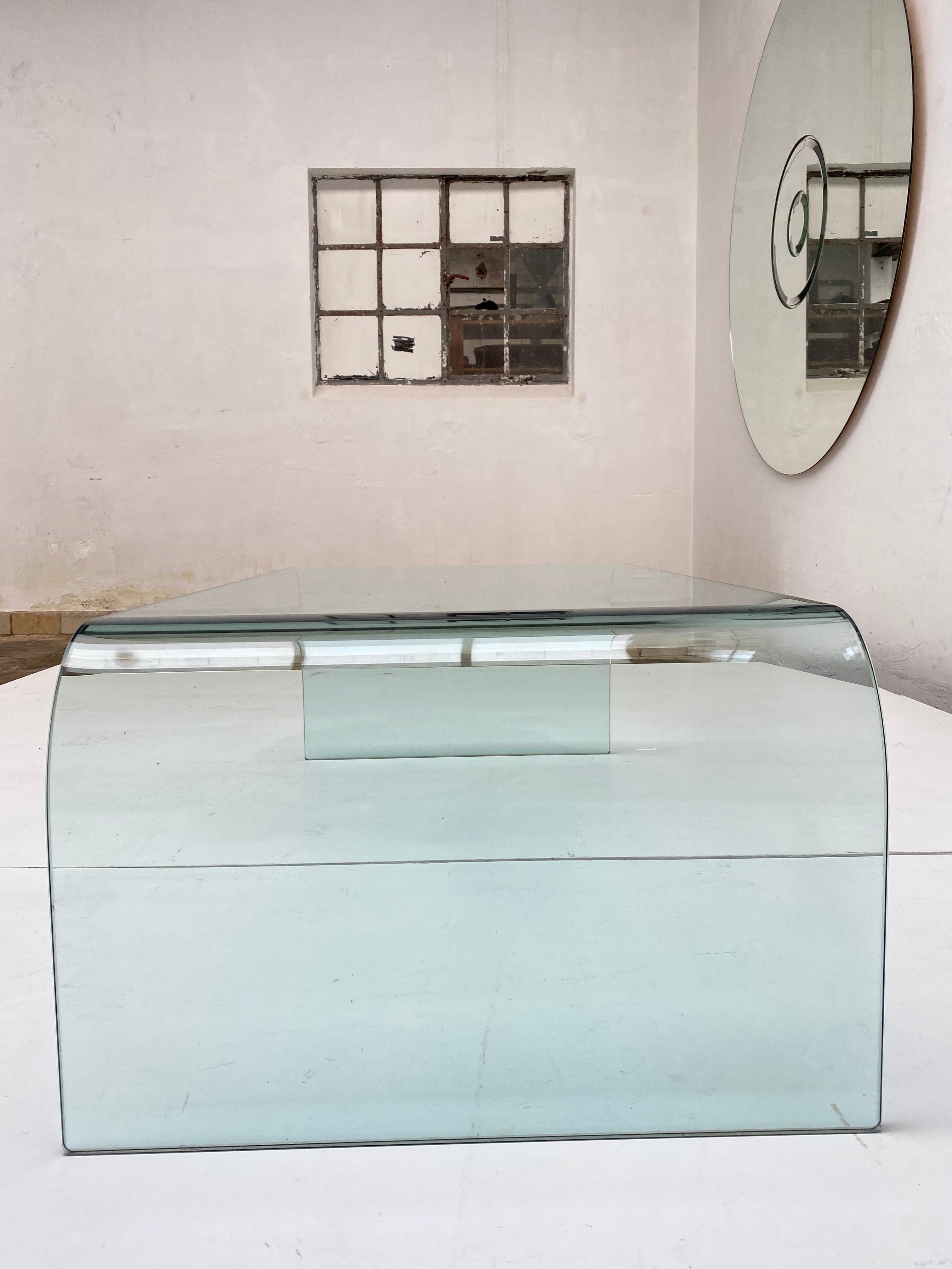 Tempered Fiam Ponte 0120 Coffee Table in Thick Curved Glass, by Angelo Cortesi Italy 1980