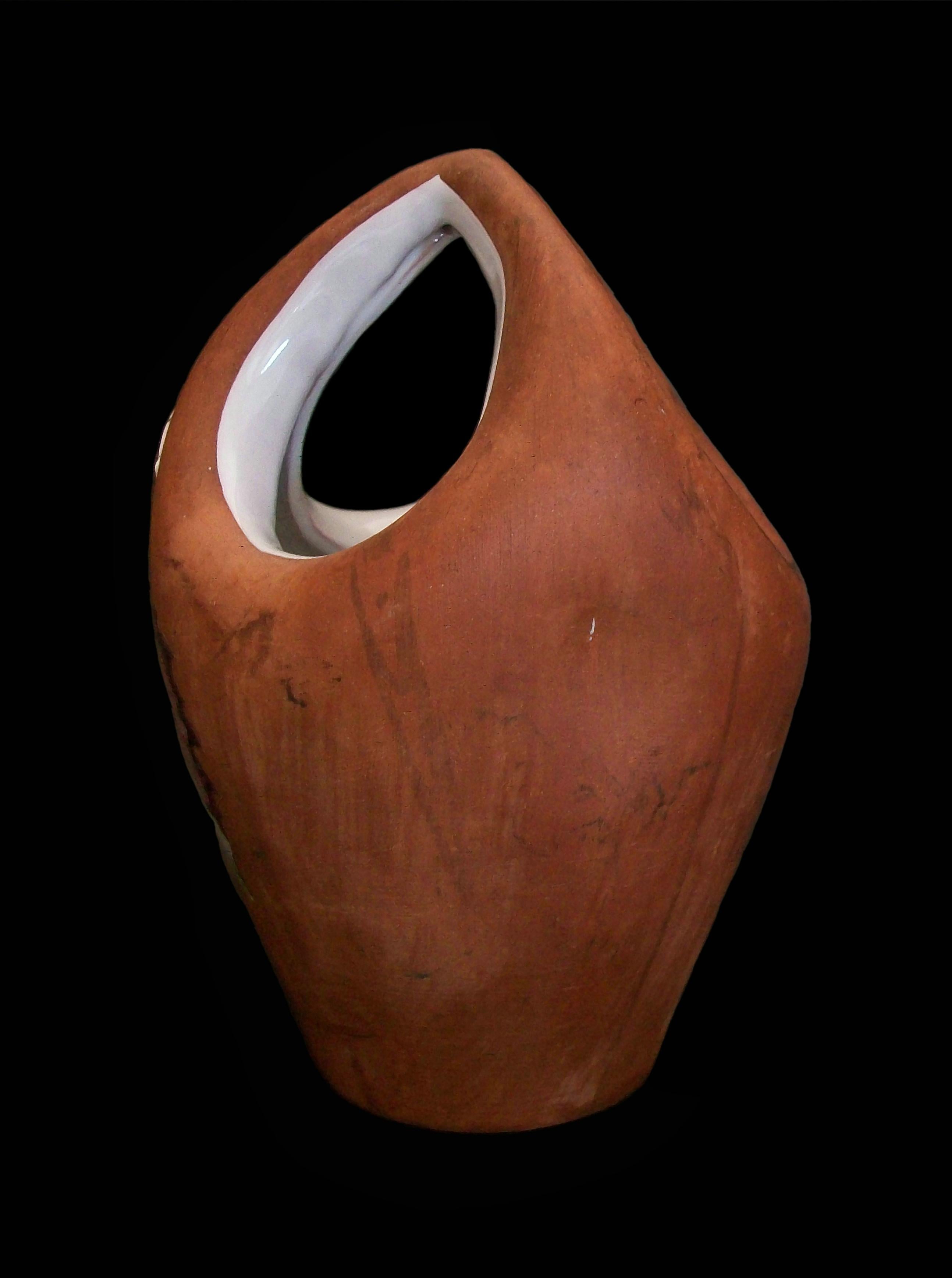 Fiamma Roma, Ferruccio Palazi, 'Faux Bois' Ceramic Vase, Italy, Circa 1950's In Good Condition For Sale In Chatham, ON