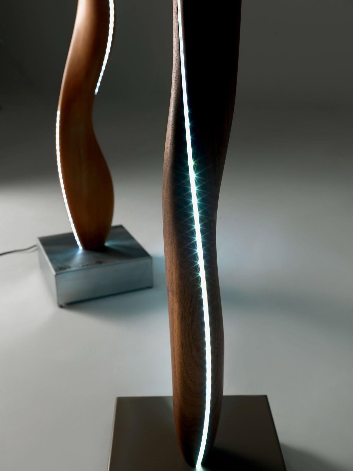 Lámpara de pie de madera Fiamma de Karim Rashid, Made in Italy Italiano en venta