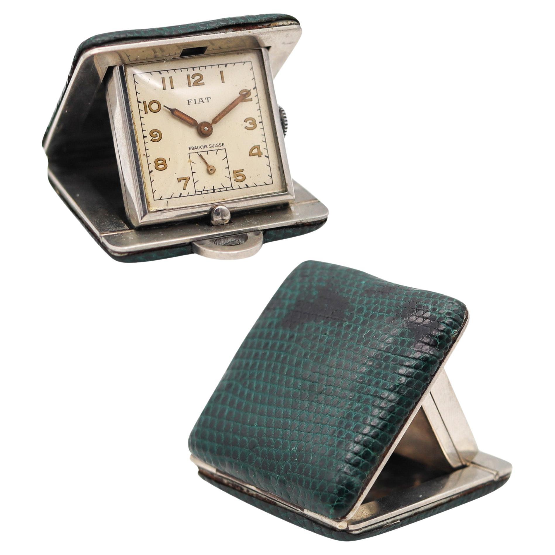 Pendule de voyage suisse Fiat Watch Co. 1950 en argent nickelé et cuir vert en vente