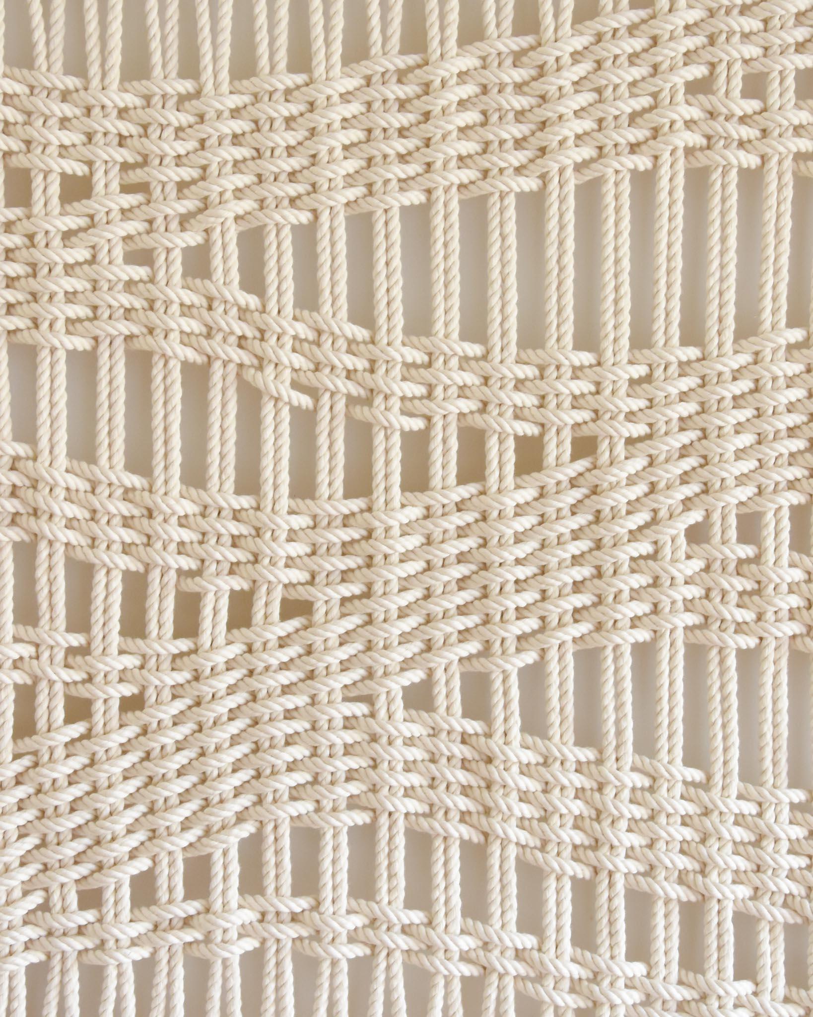 Wandteppich aus Faserkunst, Macrame-Wandteppich, PATH OF LIFE von TAMAR SAMPLONIUS (Gewebt) im Angebot