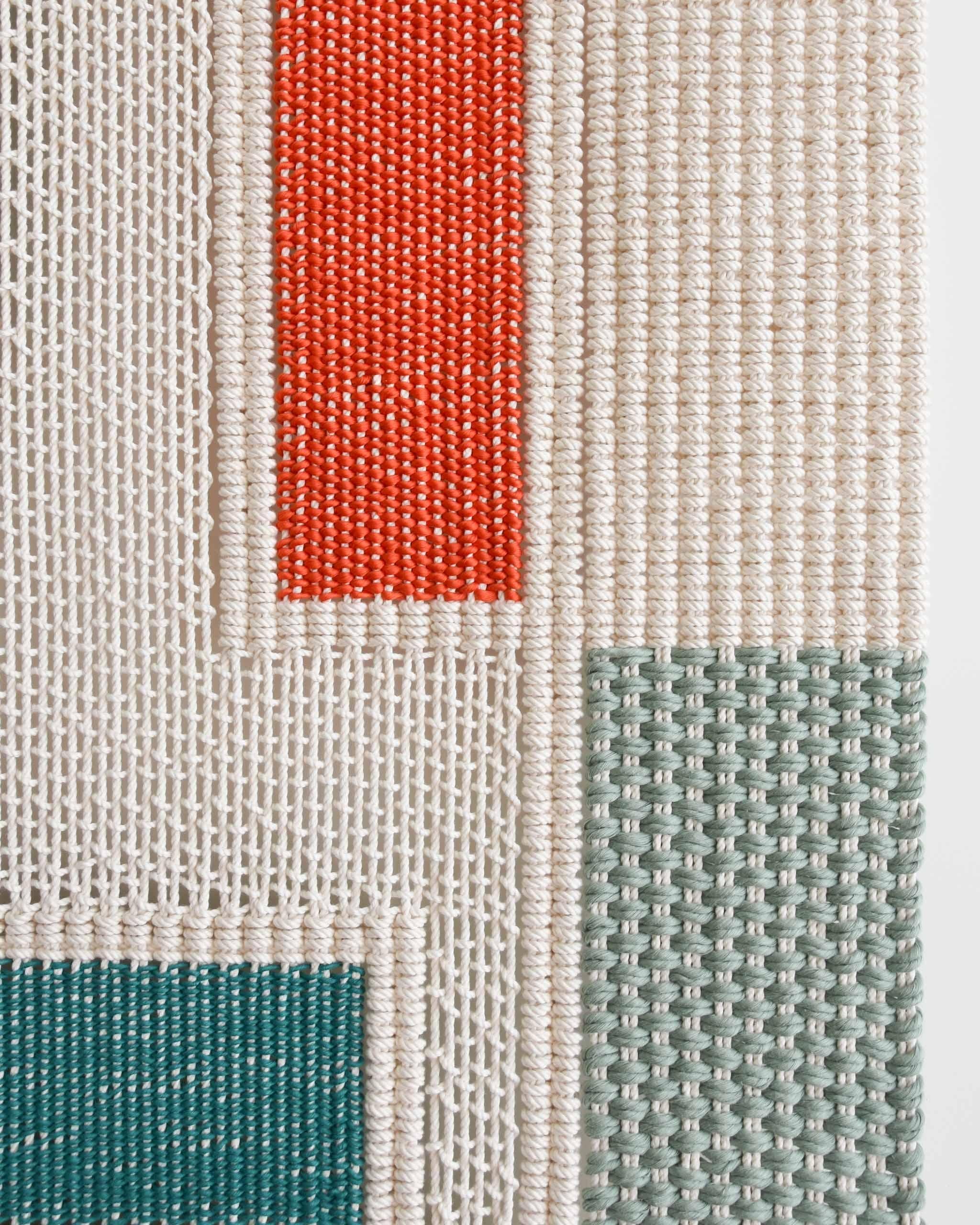 Faserkunst Wandteppich, Makramee, gewebter Wandbehang, CLAMOR COLORIS Tamar Samplonius (Metall) im Angebot