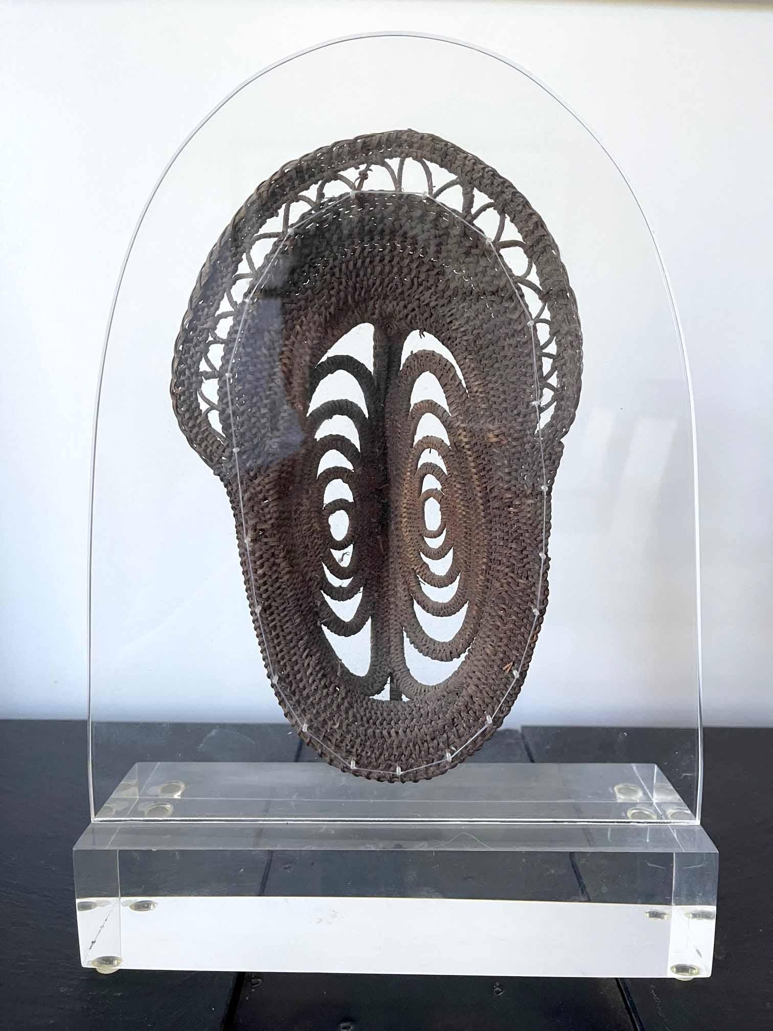 Máscara de fibra policromada Ancestro Yam Papúa Nueva Guinea Papú neoguineano en venta