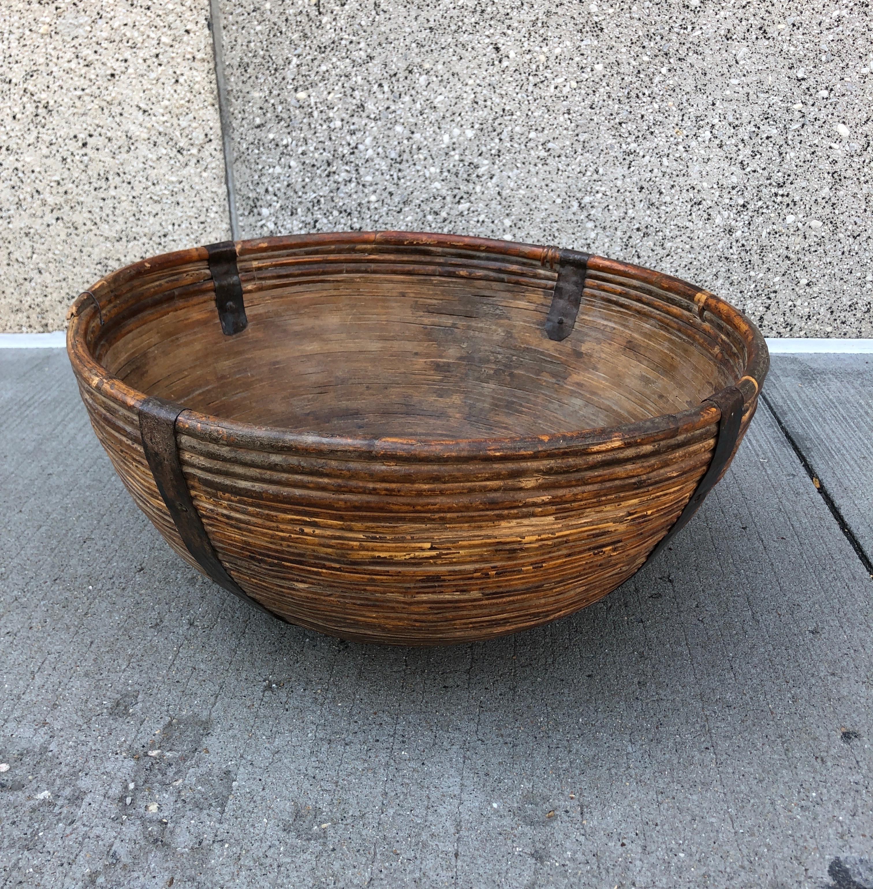 Fiber/Wood Bowl with Metal Supports 4