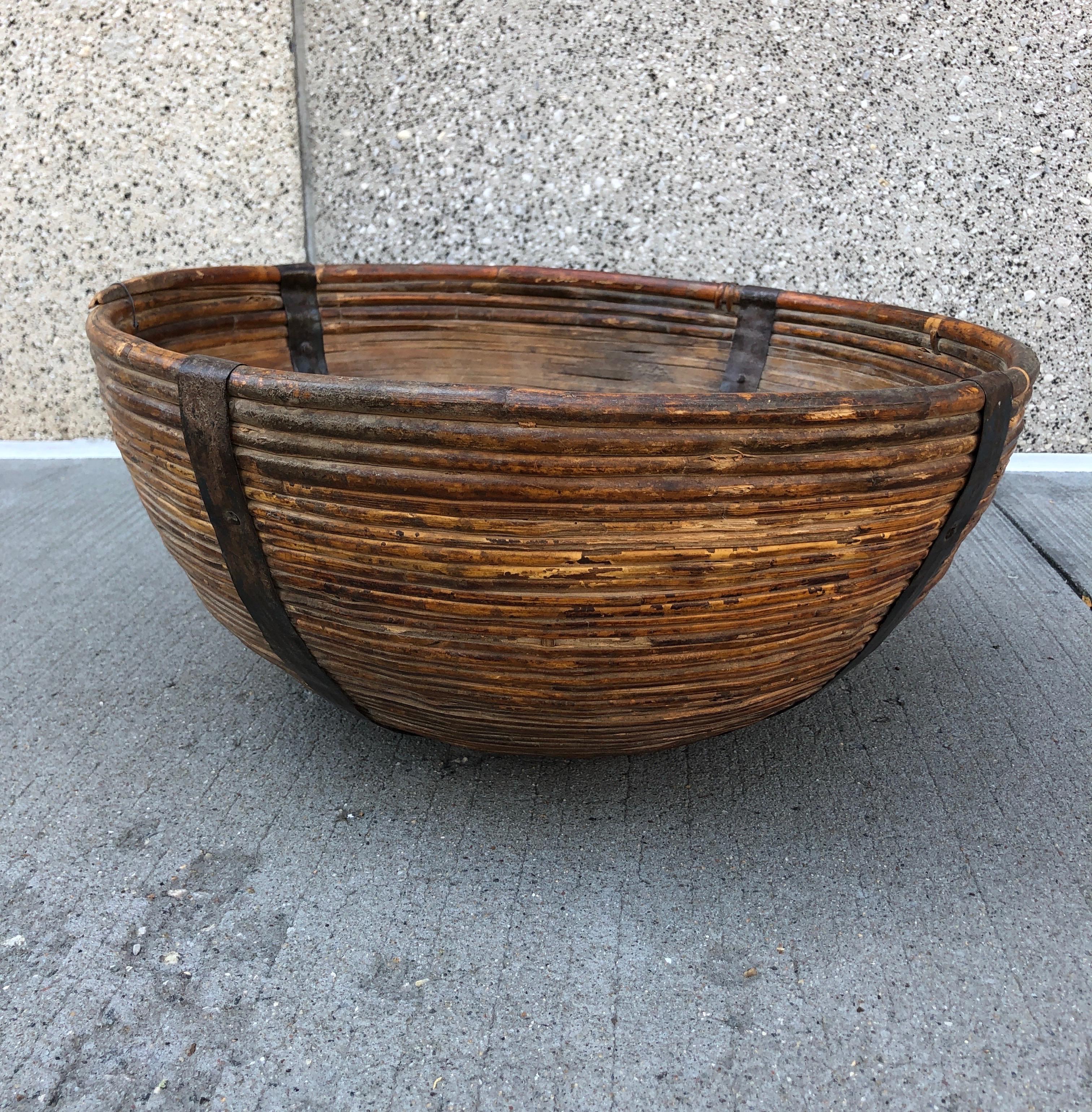 Fiber/Wood Bowl with Metal Supports 3