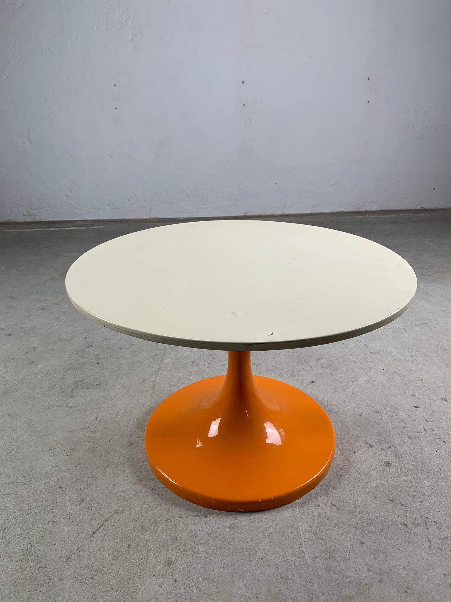 Couchtisch aus Glasfaser und Kunststoff, Raumzeitaltersstil, 1970er-Jahre im Angebot 4