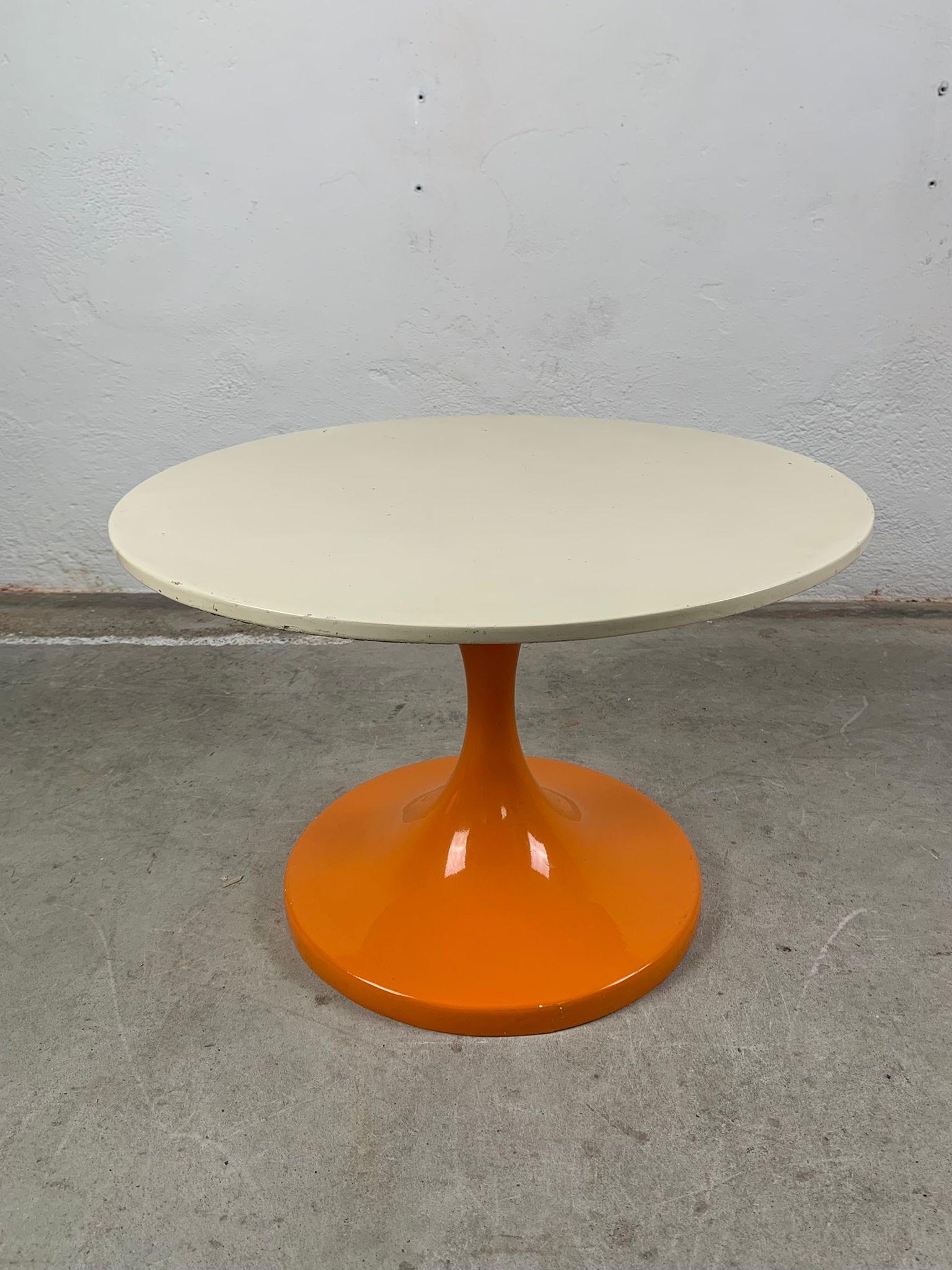 Couchtisch aus Glasfaser und Kunststoff, Raumzeitaltersstil, 1970er-Jahre (Italian) im Angebot