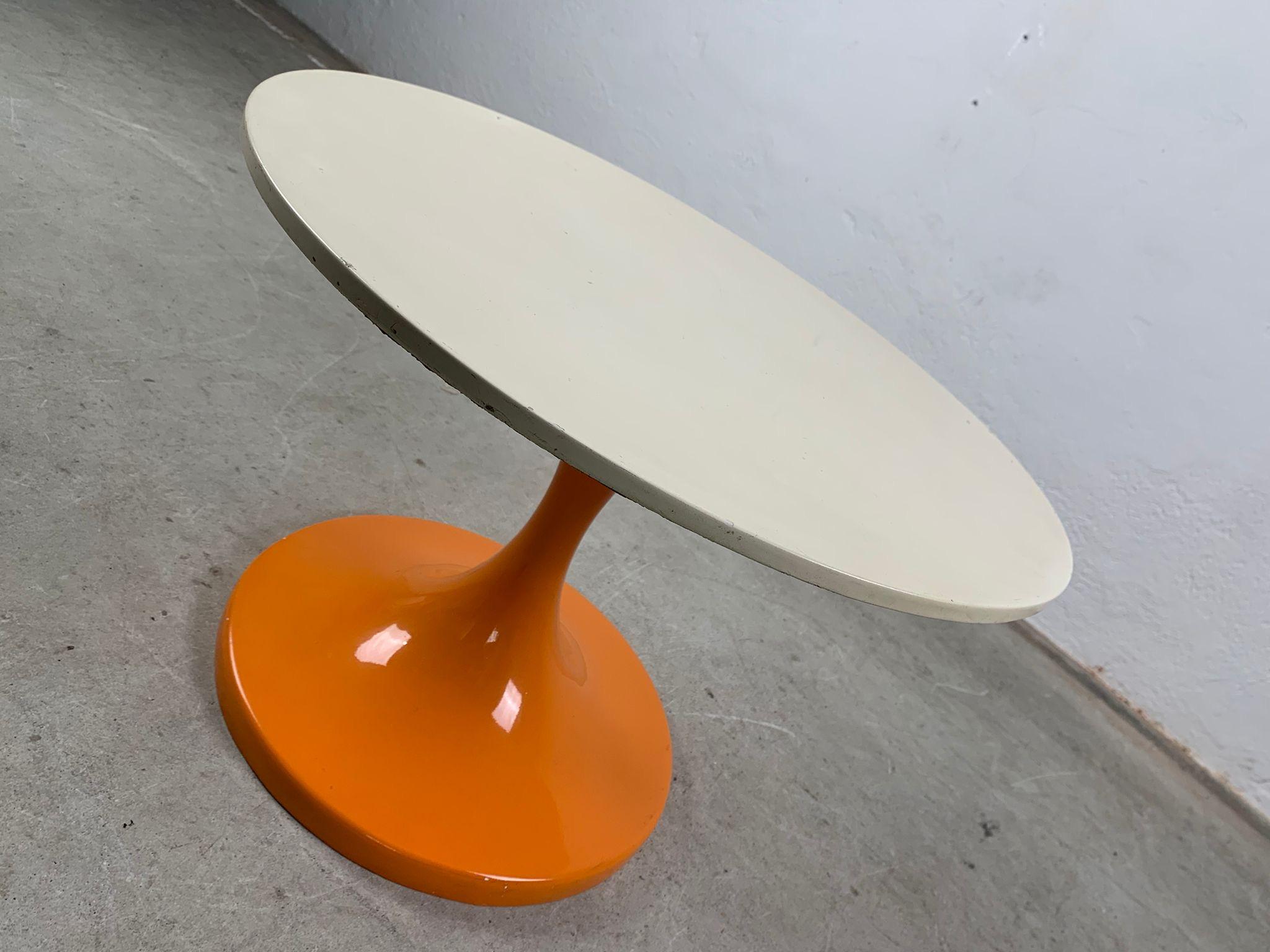 Couchtisch aus Glasfaser und Kunststoff, Raumzeitaltersstil, 1970er-Jahre (Late 20th Century) im Angebot