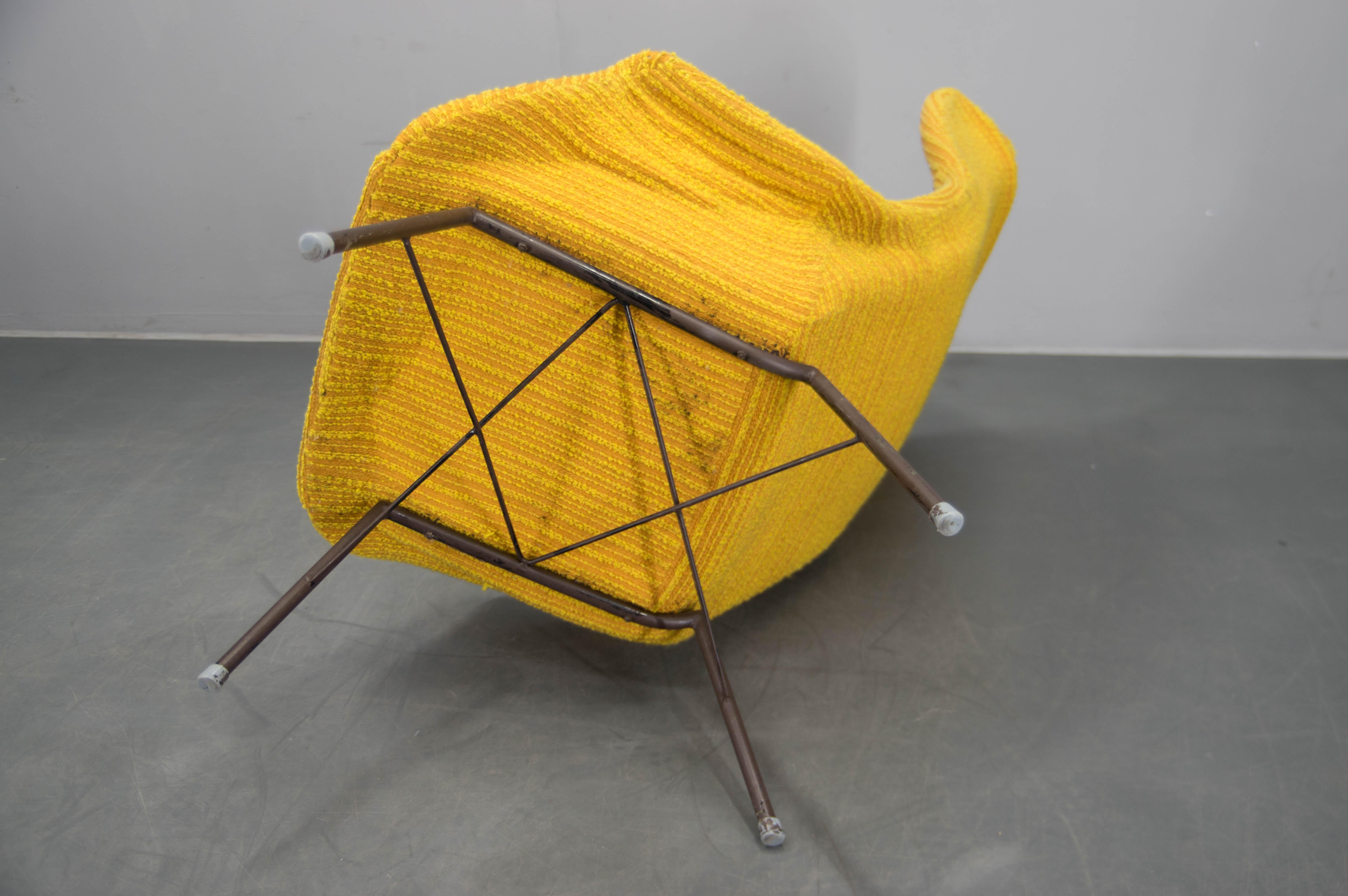 Sillón de fibra de vidrio de Miroslav Navratil, Checoslovaquia, años 60 en venta 4