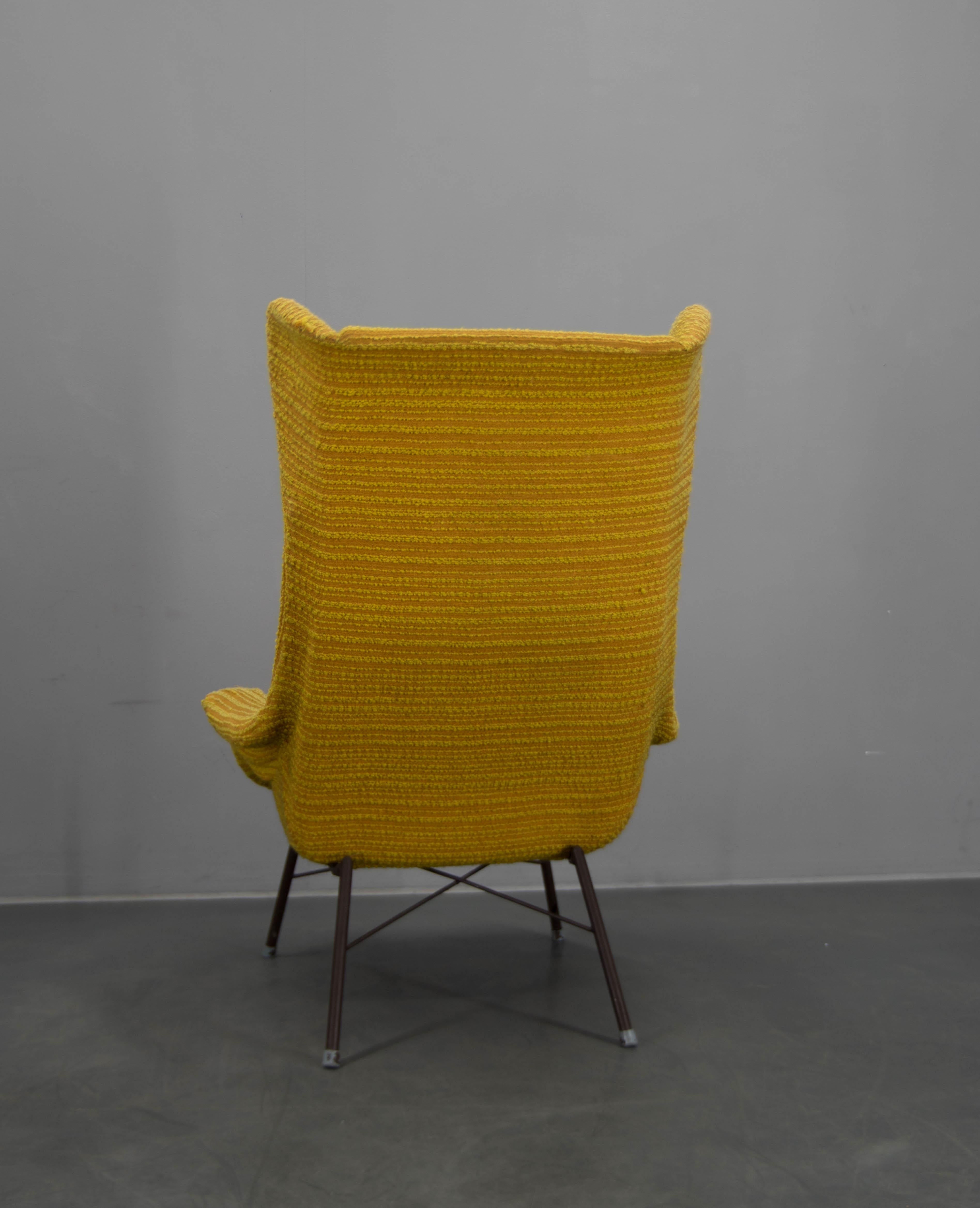 Sillón de fibra de vidrio de Miroslav Navratil, Checoslovaquia, años 60 mediados del siglo XX en venta