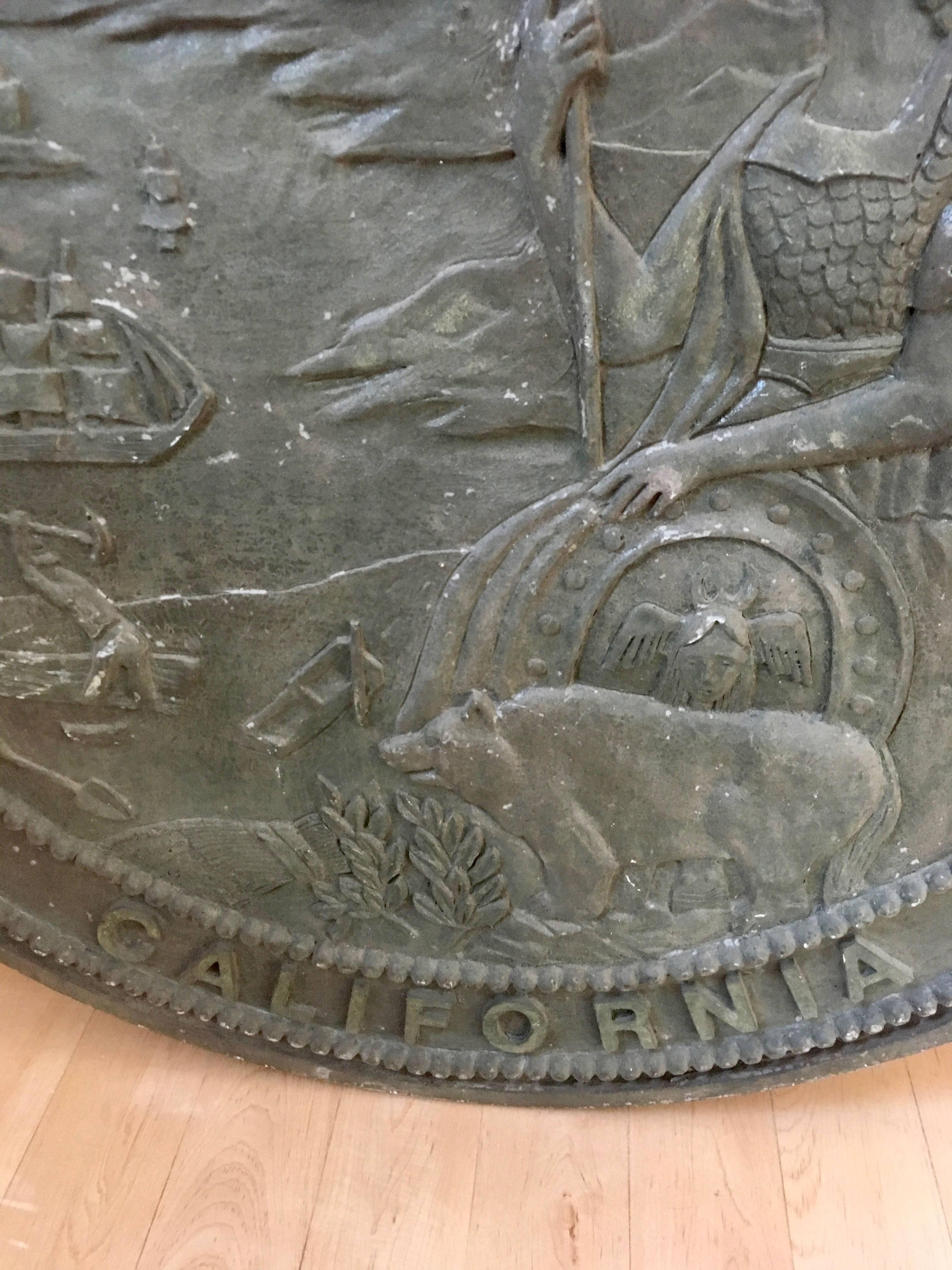 Fiberglass California State Seal In Excellent Condition In Los Angeles, CA