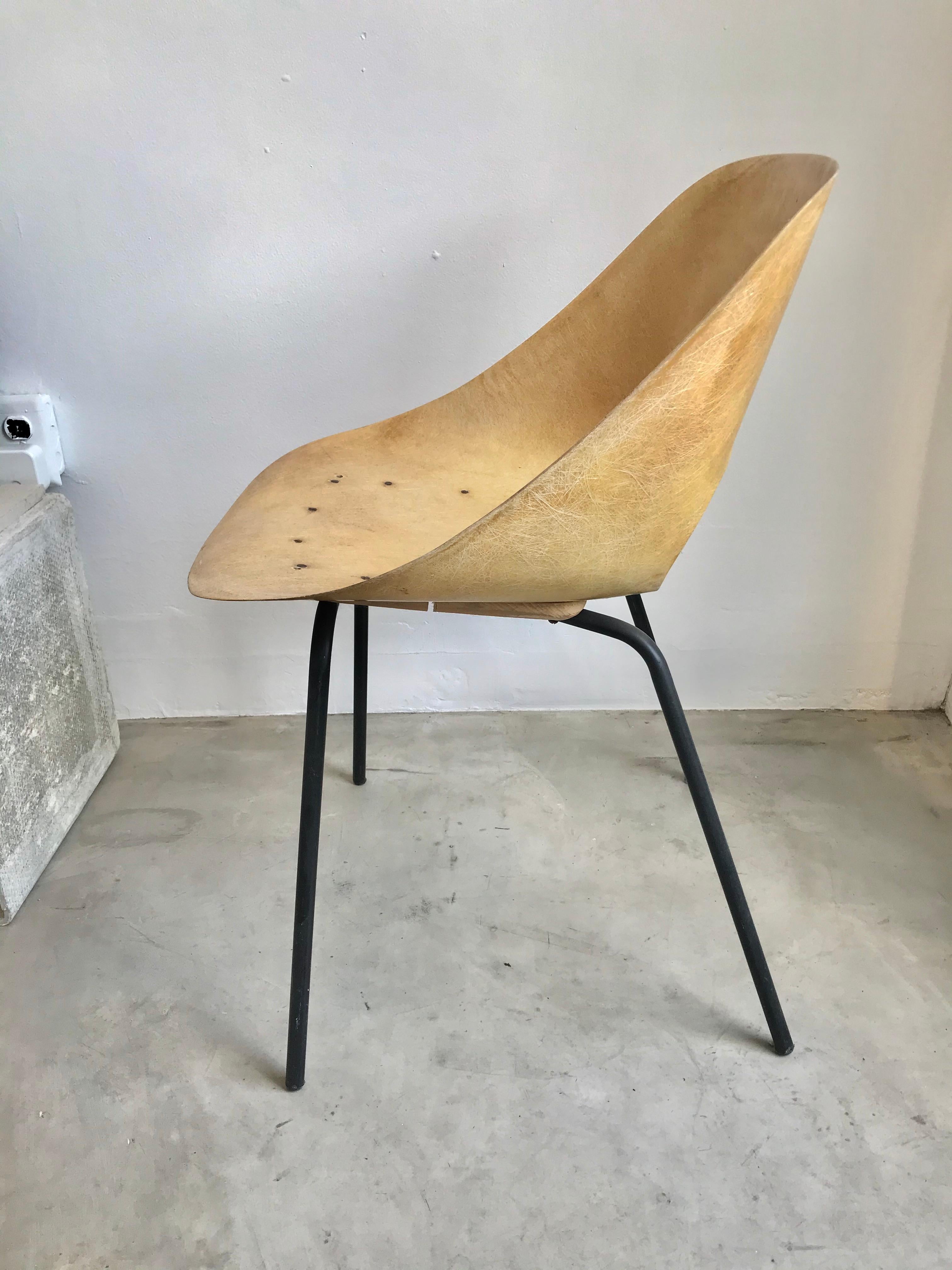 Fiberglass Chair by Pierre Guariche For Sale 1