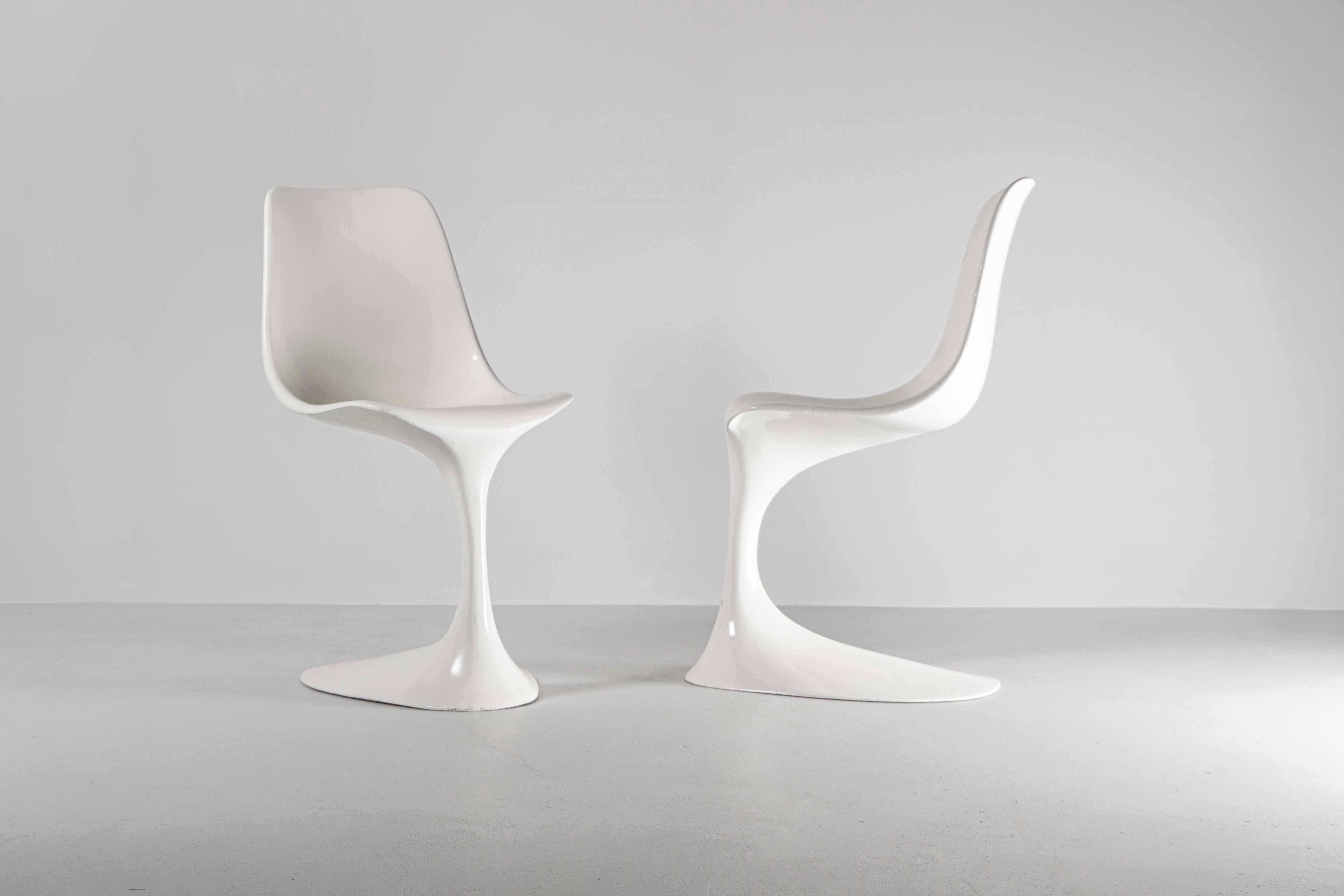Un ensemble de rares chaises de salle à manger Guido Bonzanini faites à la main, fabriquées par Tecnosalotto Mantova Italie.

Les chaises sont également disponibles séparément (sur demande).