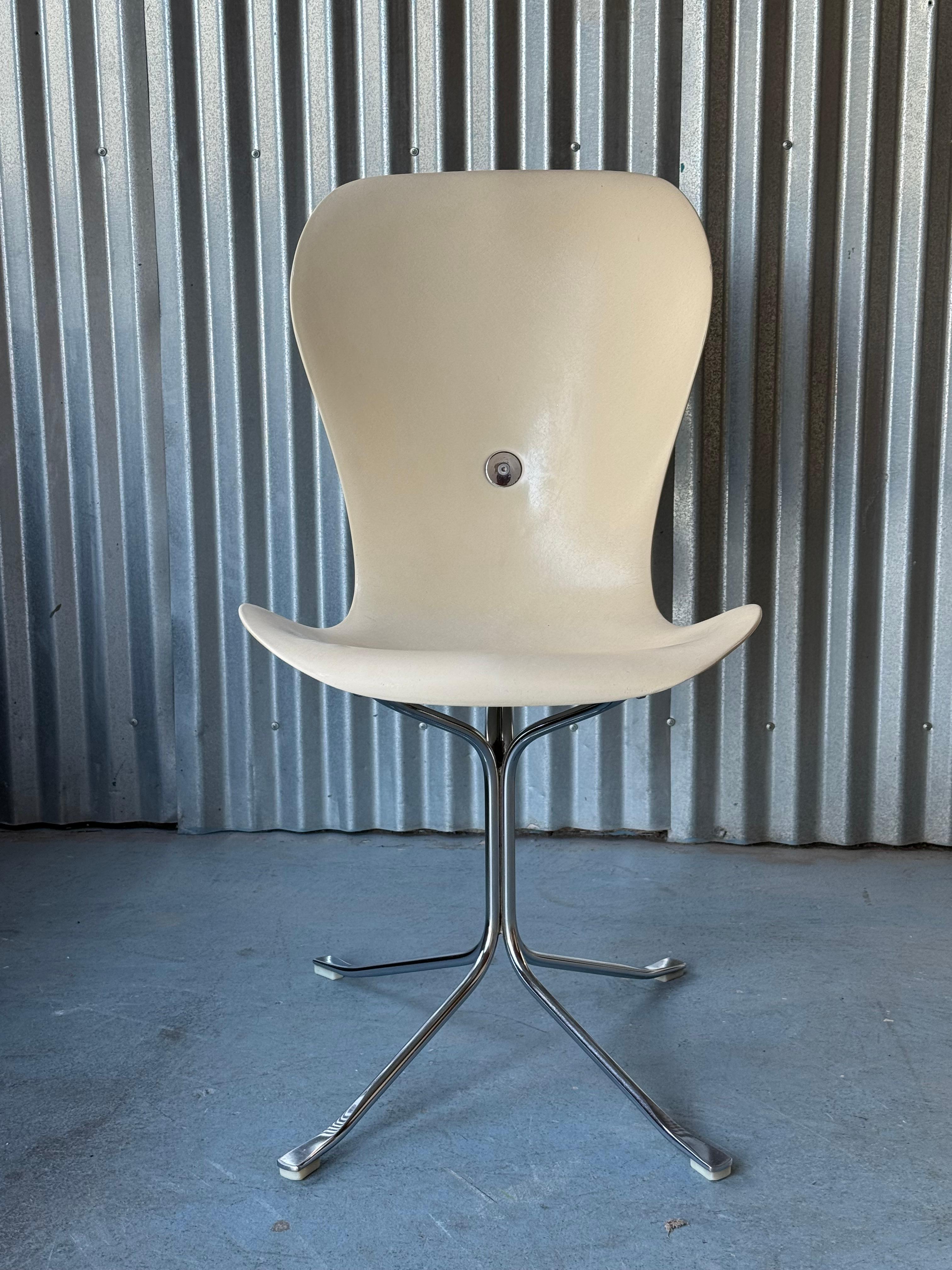 Fiberglas & Chrom Gideon Kramer 