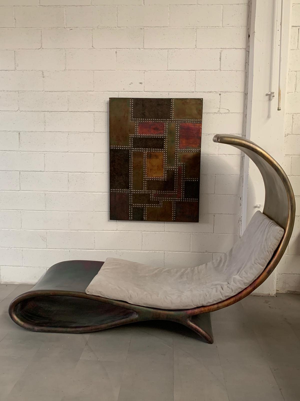 Chaise Lounge de fibra de vidrio y cobre por Ravi Sing para Marco Polo Italia, década de 1990 en venta 6