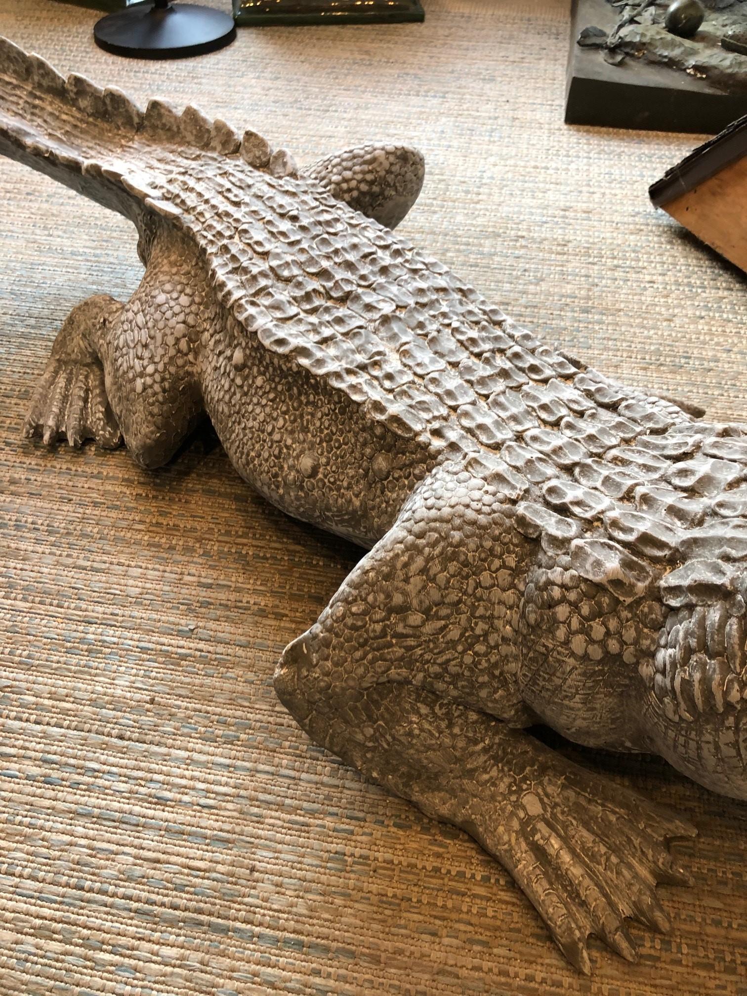 Moulage Alligator en fibre de verre  en vente