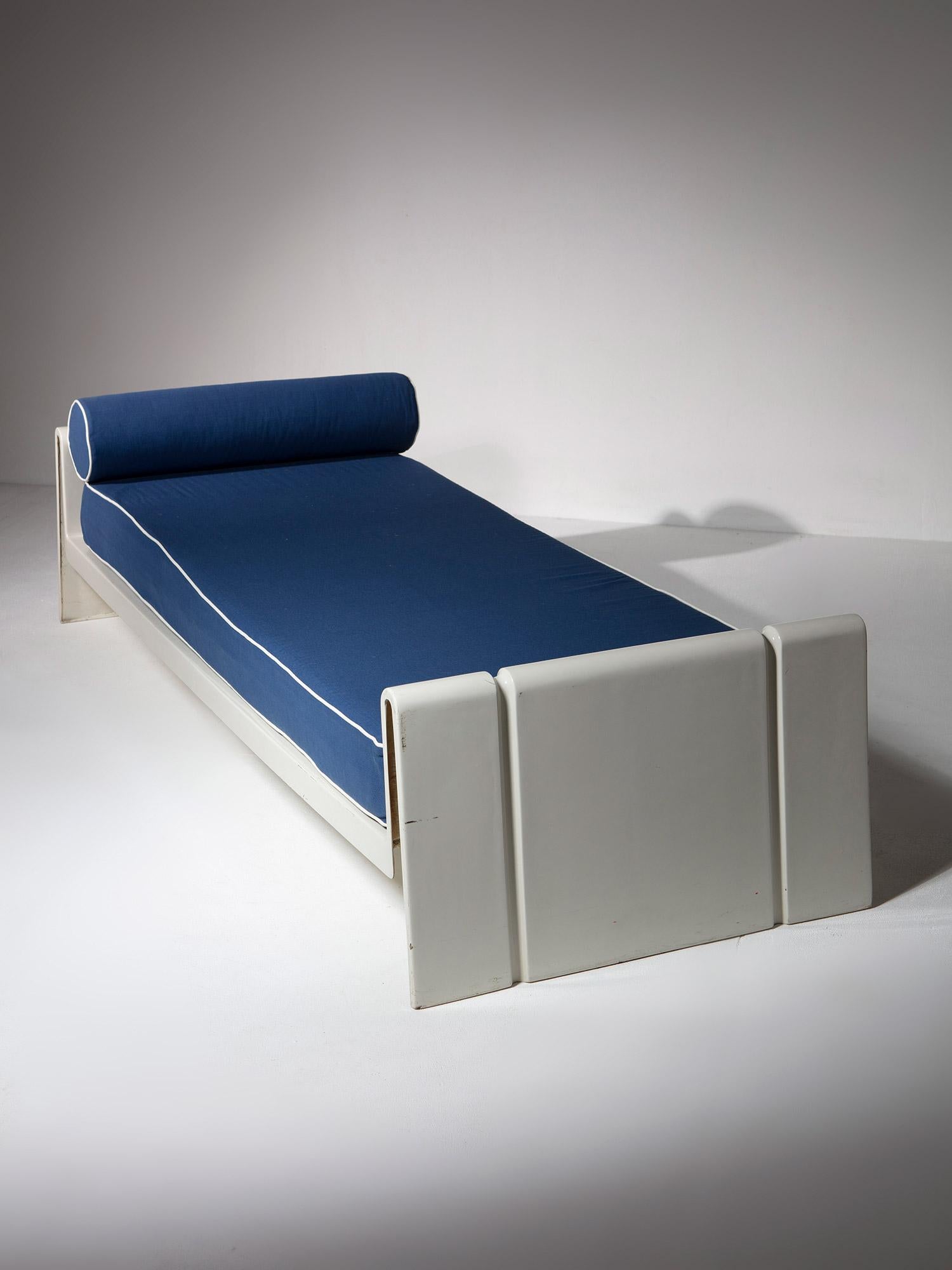 Italian Fiberglass Daybed by Cini Boeri for Elco, Italy, 1960s For Sale