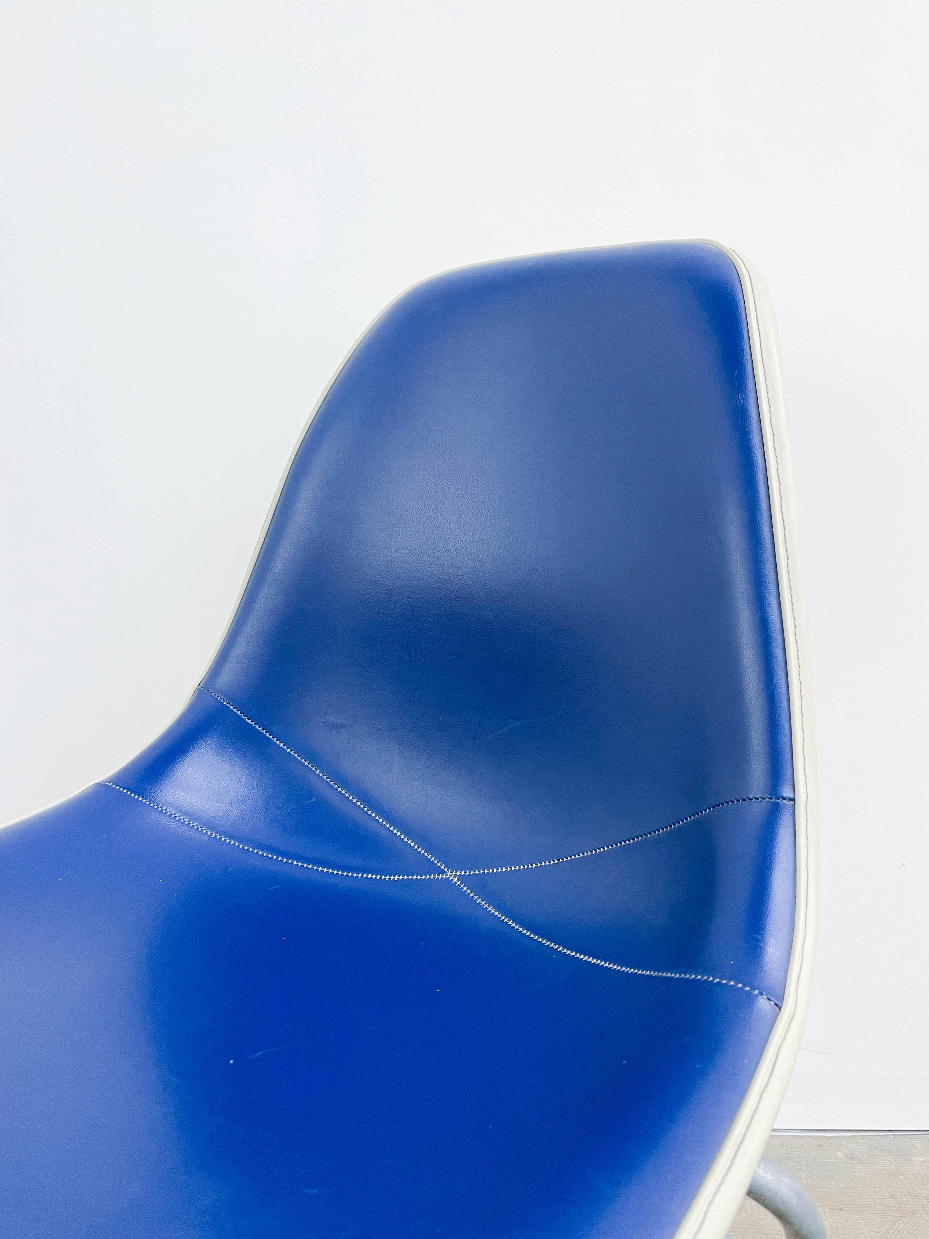 Fiberglass Eames DSX Chair 2