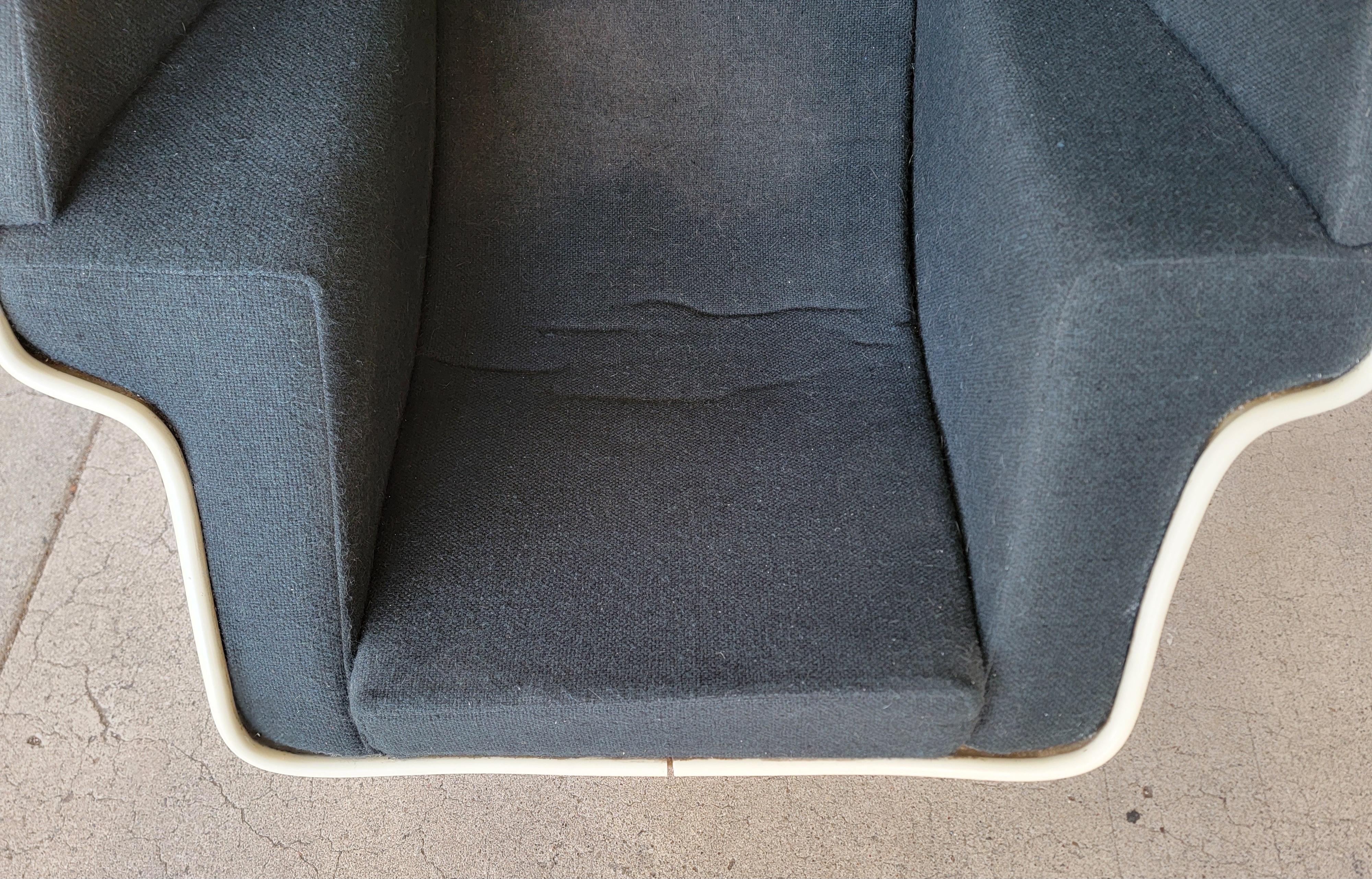 Silla Futurista Egg Lounge de la Era Espacial por Lee Company en venta 4