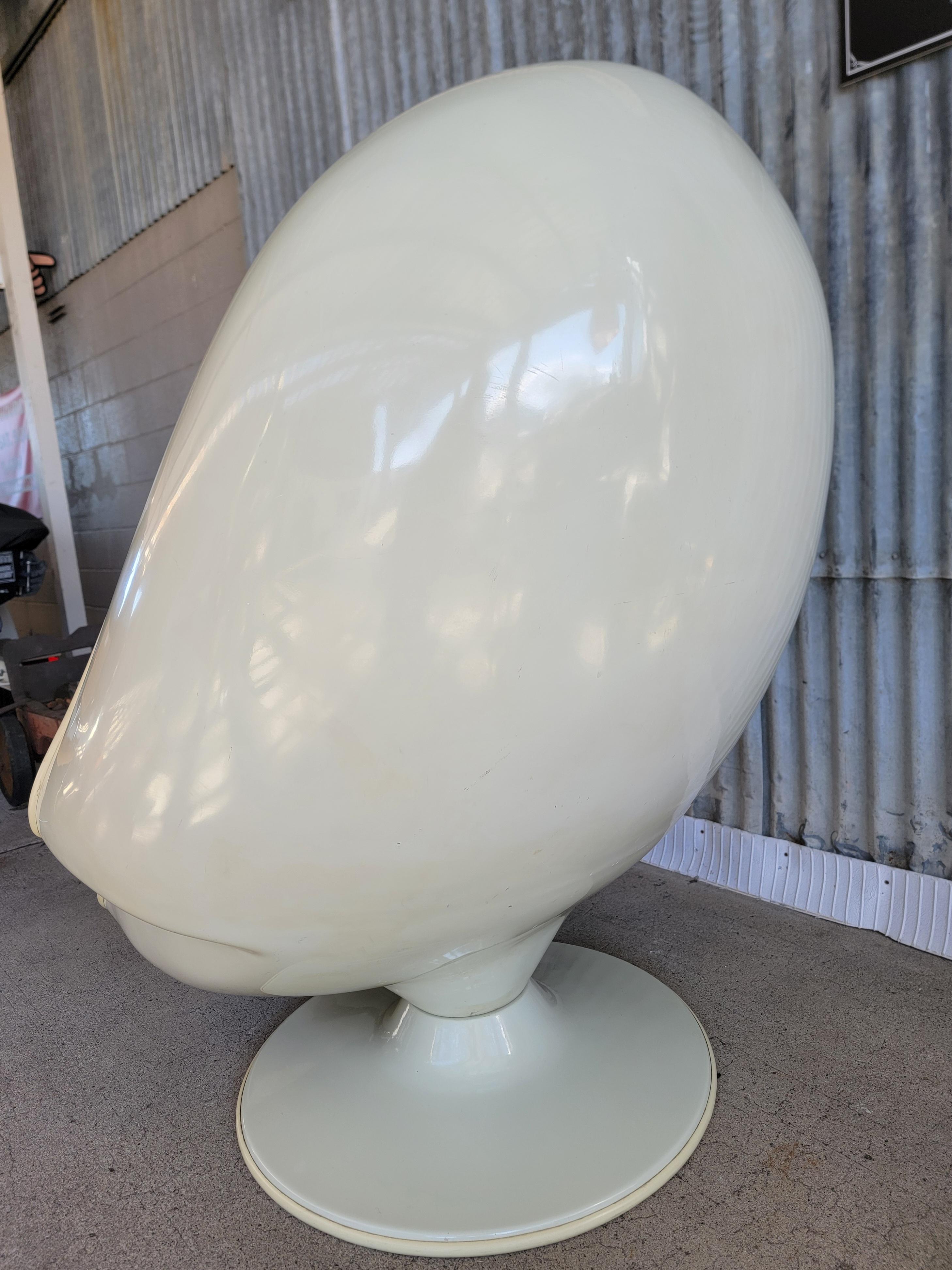 Silla Futurista Egg Lounge de la Era Espacial por Lee Company en venta 6