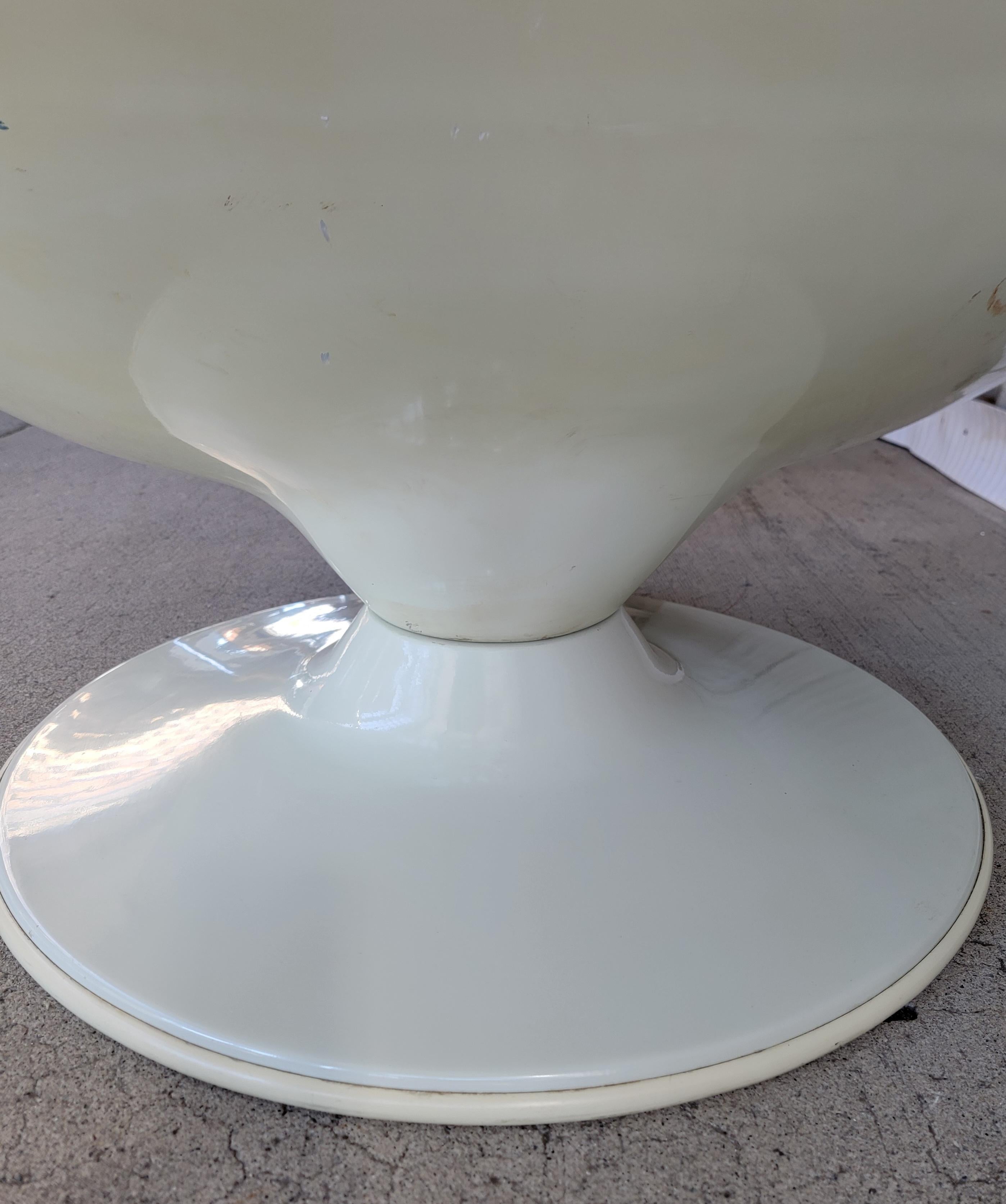 Silla Futurista Egg Lounge de la Era Espacial por Lee Company en venta 7