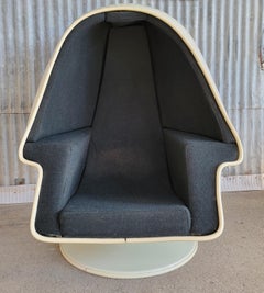 Futuristic Space-Age Egg Lounge Chair by Lee Company