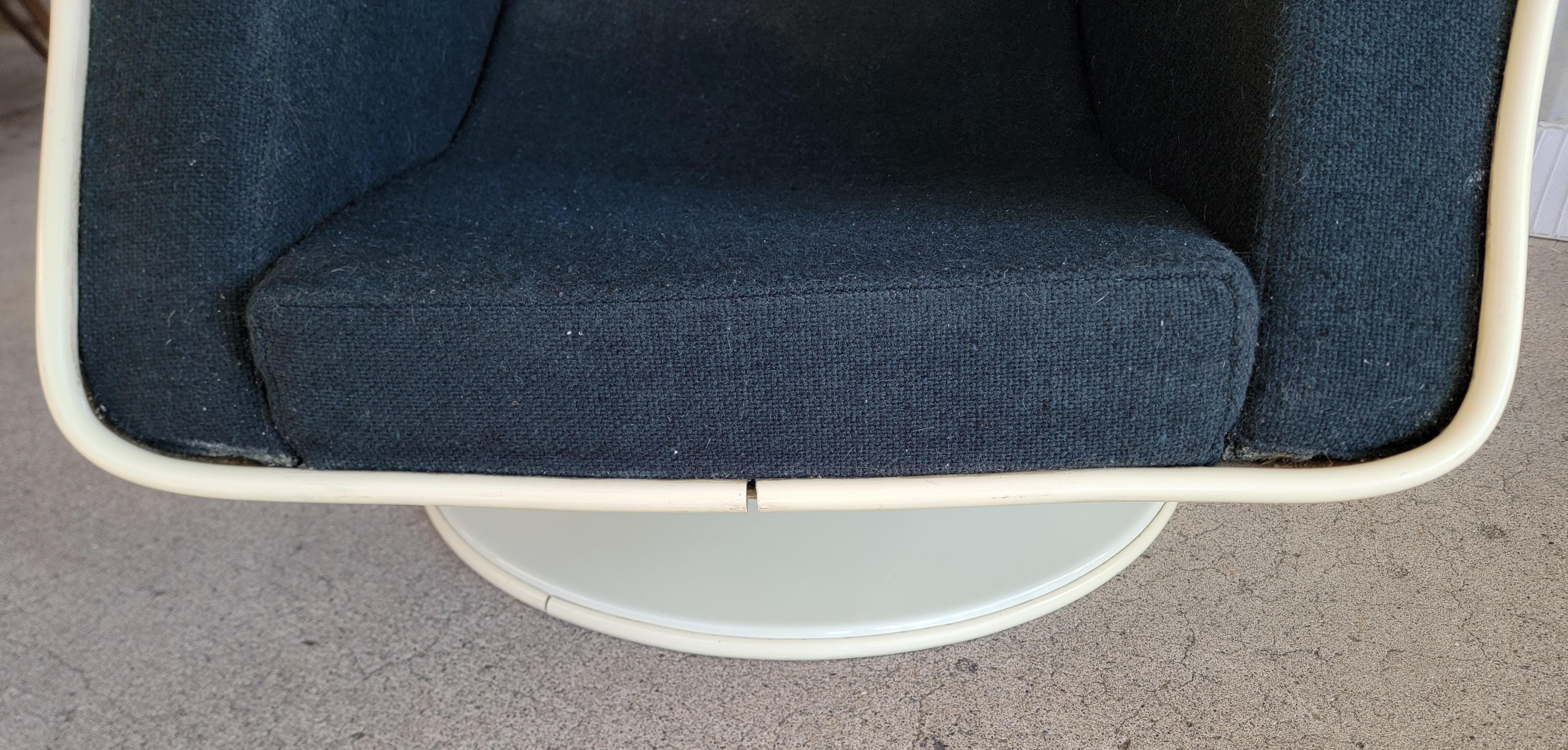 Silla Futurista Egg Lounge de la Era Espacial por Lee Company en venta 1