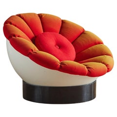 Retro Fiberglass ‘Girasole’ Chair with Pillow by Luciano Frigerio, Italy 1960s