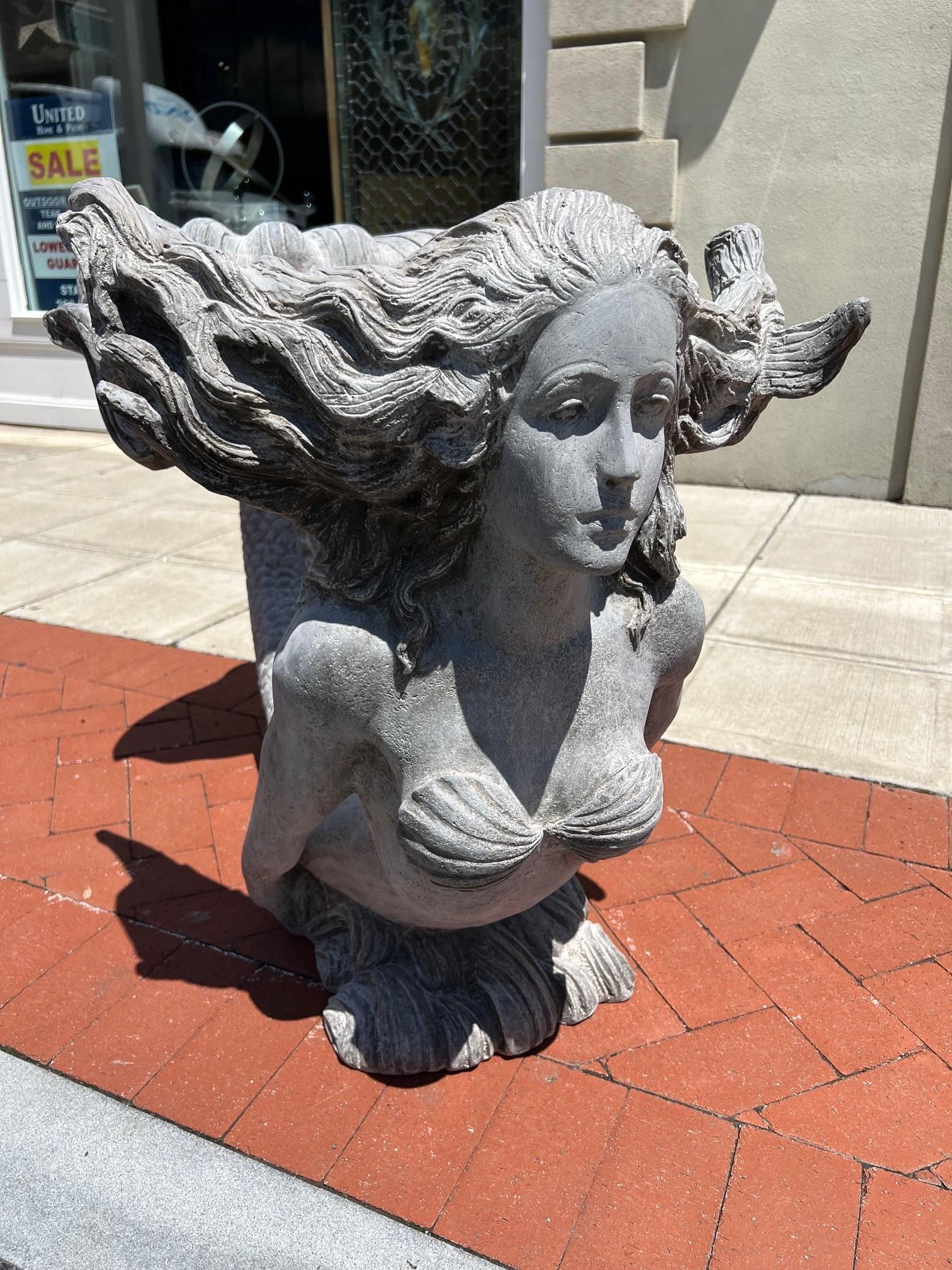 Statua di sirena in fibra di vetro o base da tavolo decorativa In condizioni Nuovo in vendita a Stamford, CT