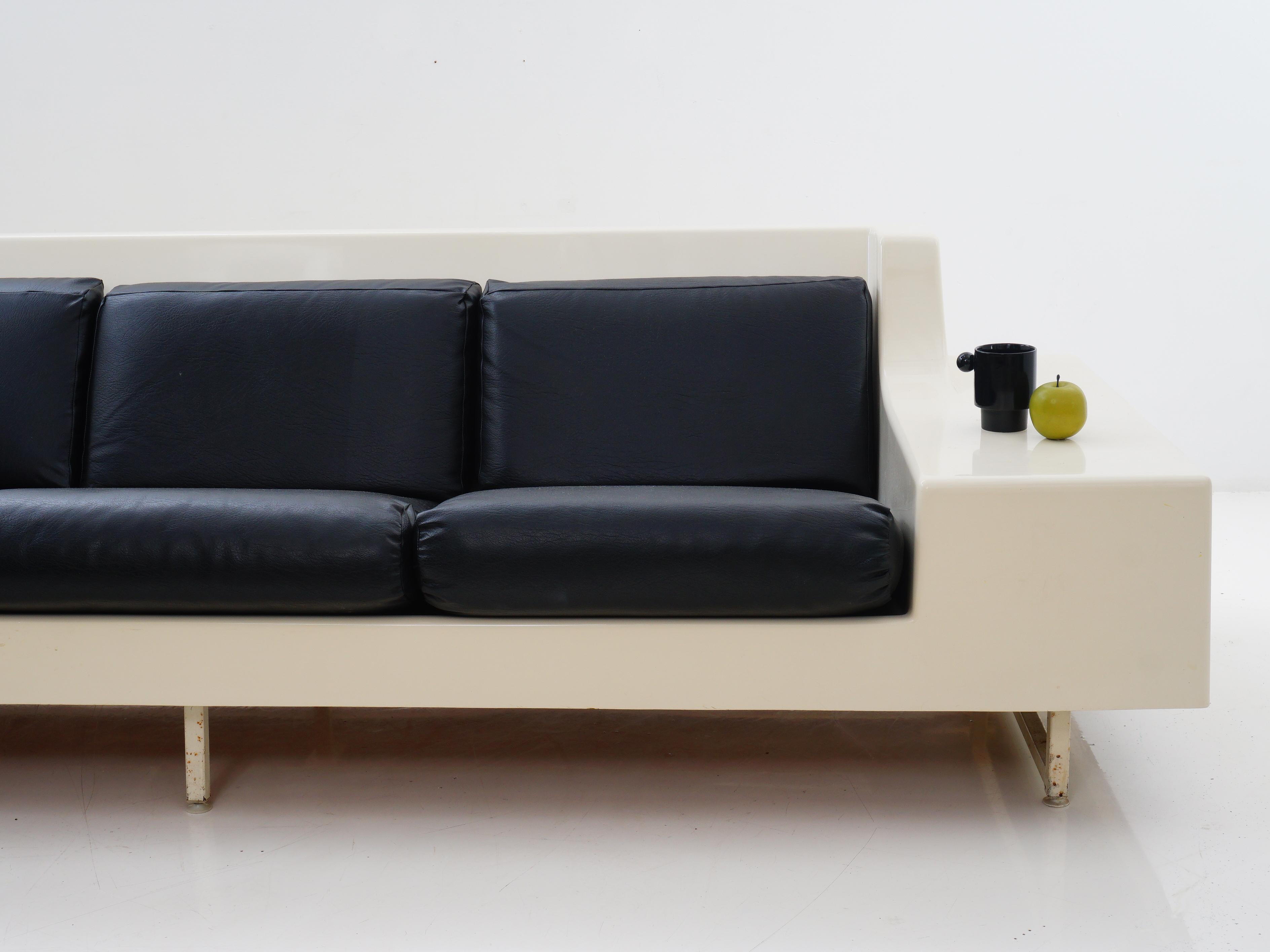 Fiberglass Sofa by Homecrest, 1965 In Good Condition In Philadelphia, PA