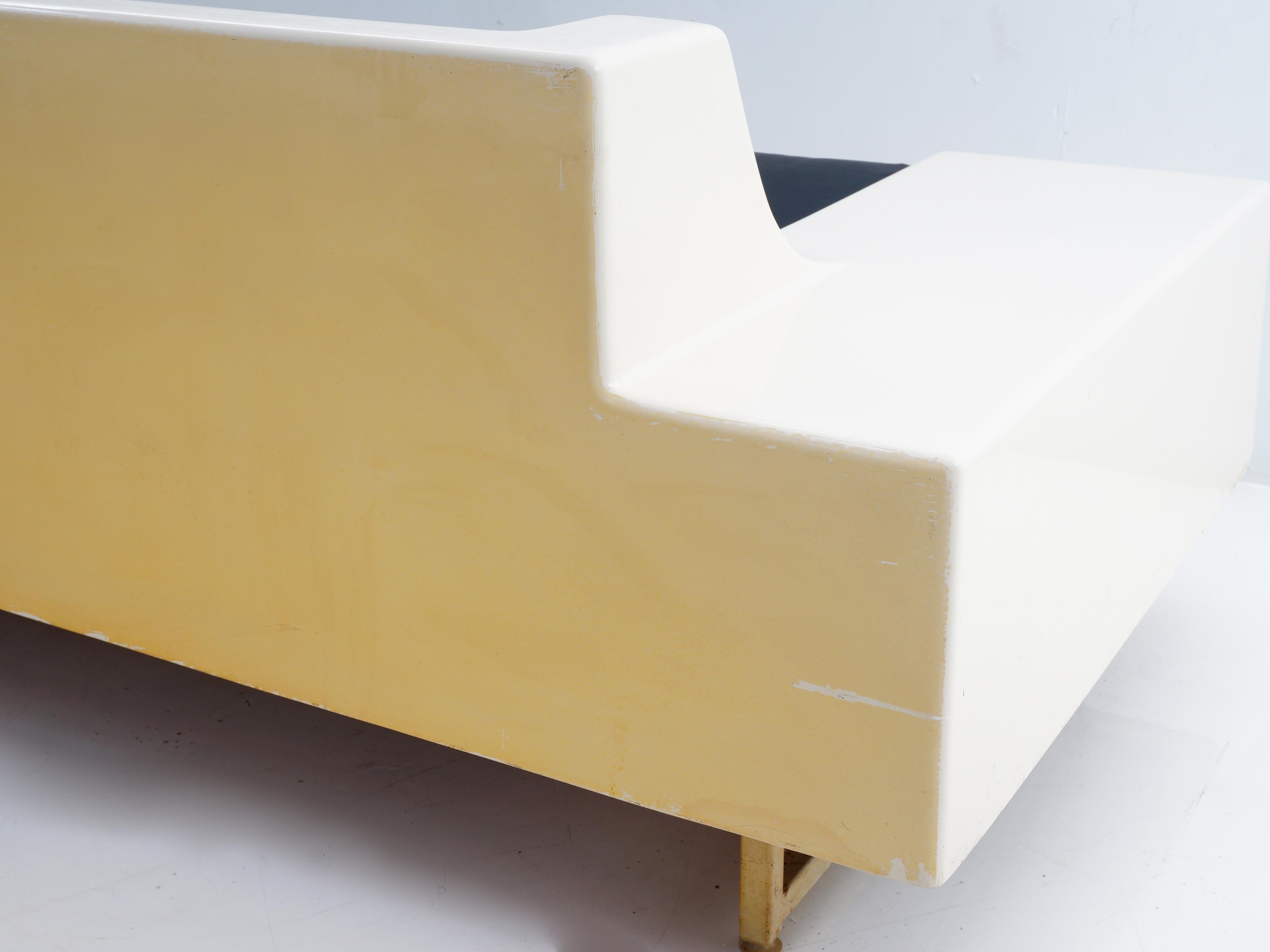 Fiberglass Sofa by Homecrest, 1965 1