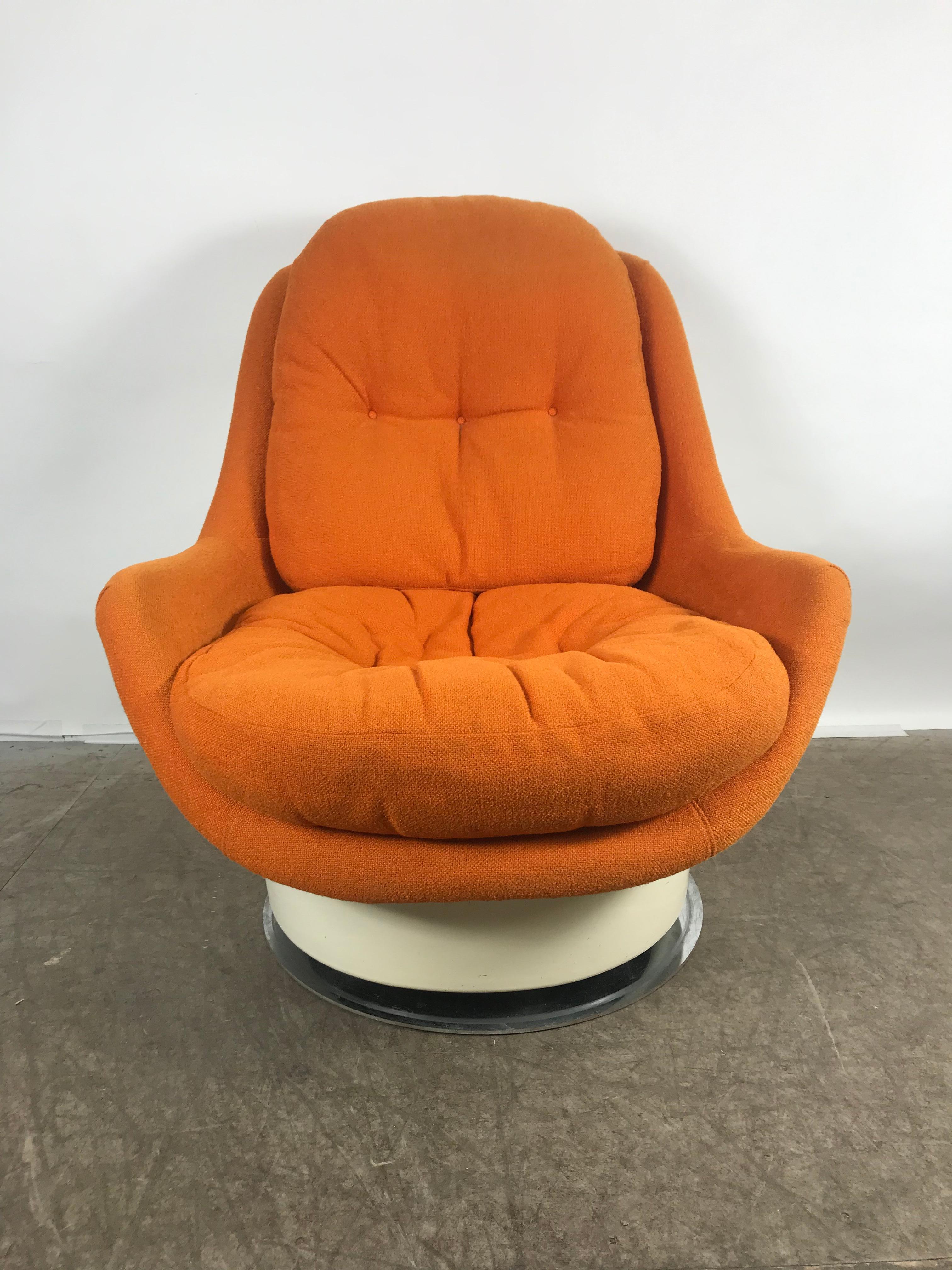 Extremely rare fiberglass Space Age tilt /swivel lounge chair, Milo Baughman ,Thayer Coggen, retains original orange wool fabric, also retains original Thayer Coggen label, hand delivery avail to New York City or anywhere en route from Buffalo, NY.