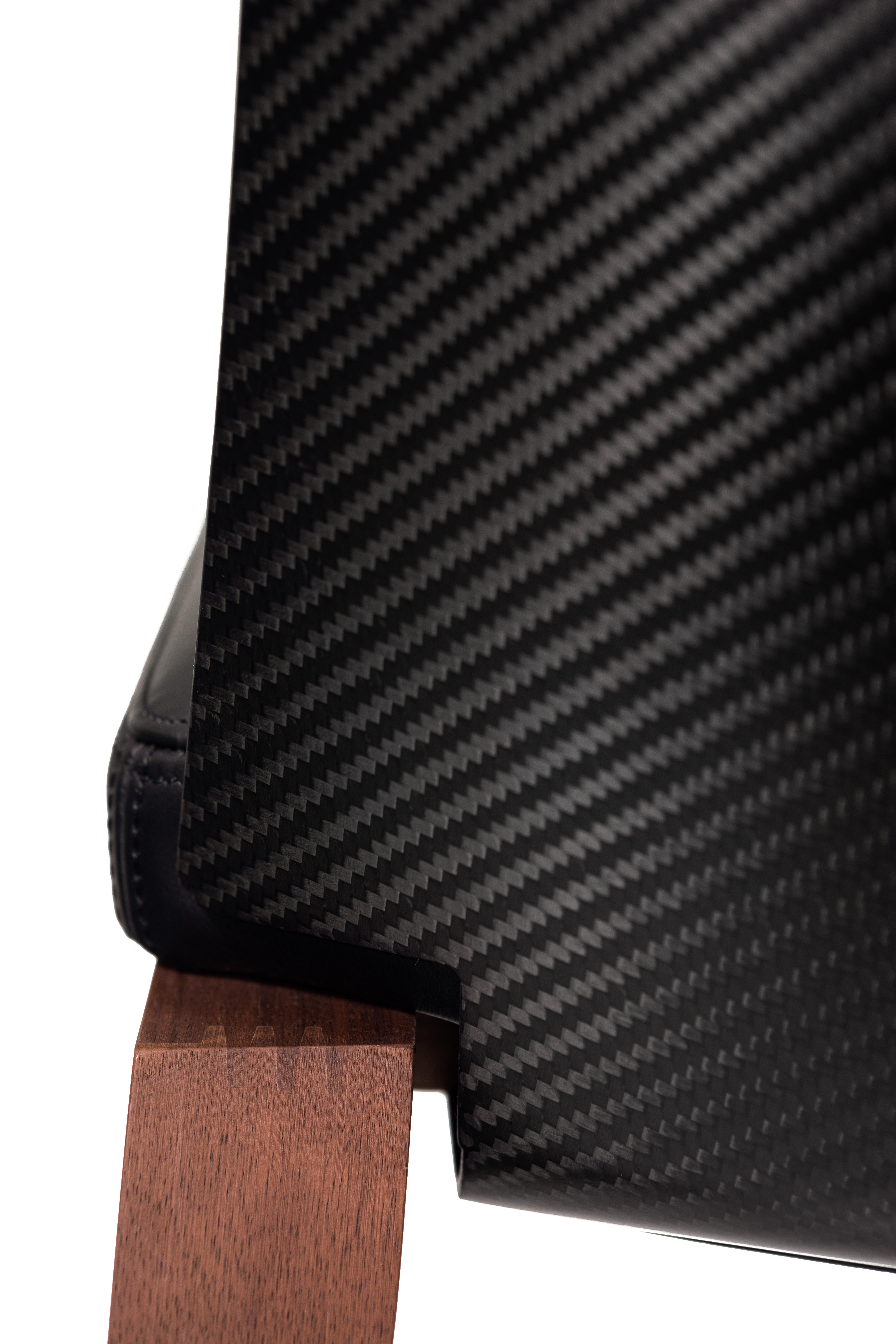 Laminated Fibra Chair, Design Chair in Carbon Fiber and Canaletto Walnut, Made in Italy