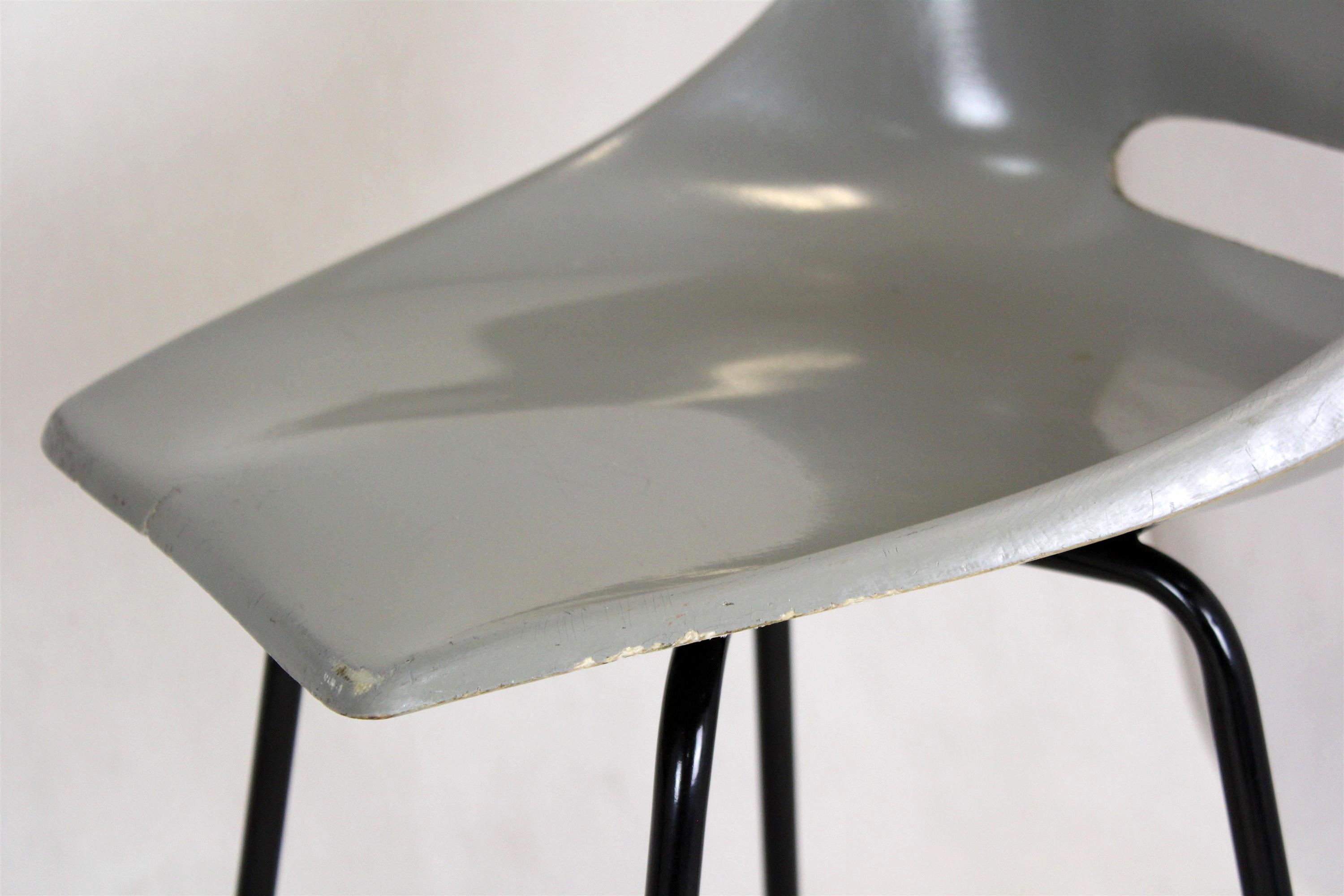 Fibreglass Chairs by Miroslav Navratil for Vertex, 1960s, Set of 4 For Sale 4