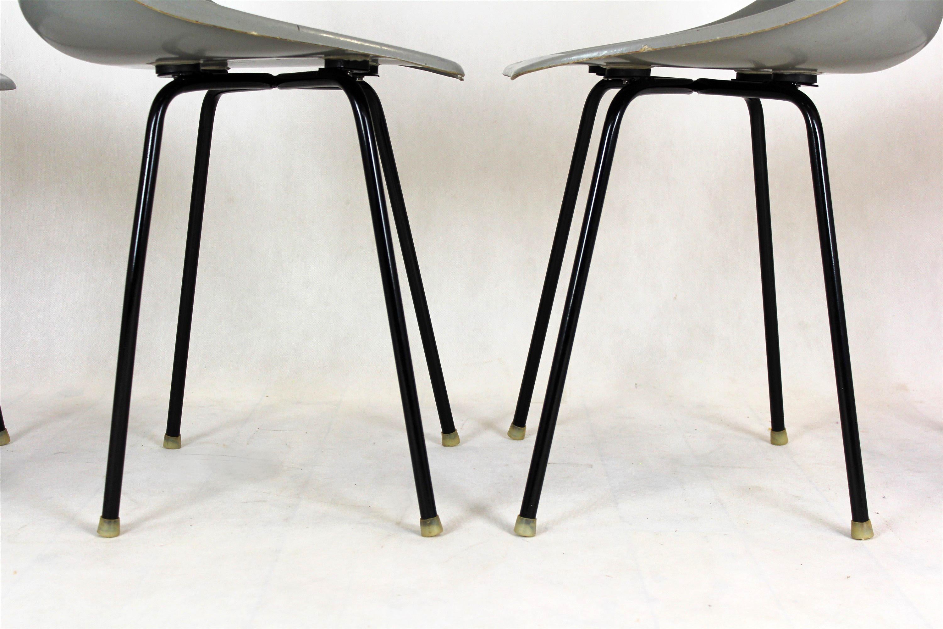 Fibreglass Chairs by Miroslav Navratil for Vertex, 1960s, Set of 4 For Sale 5