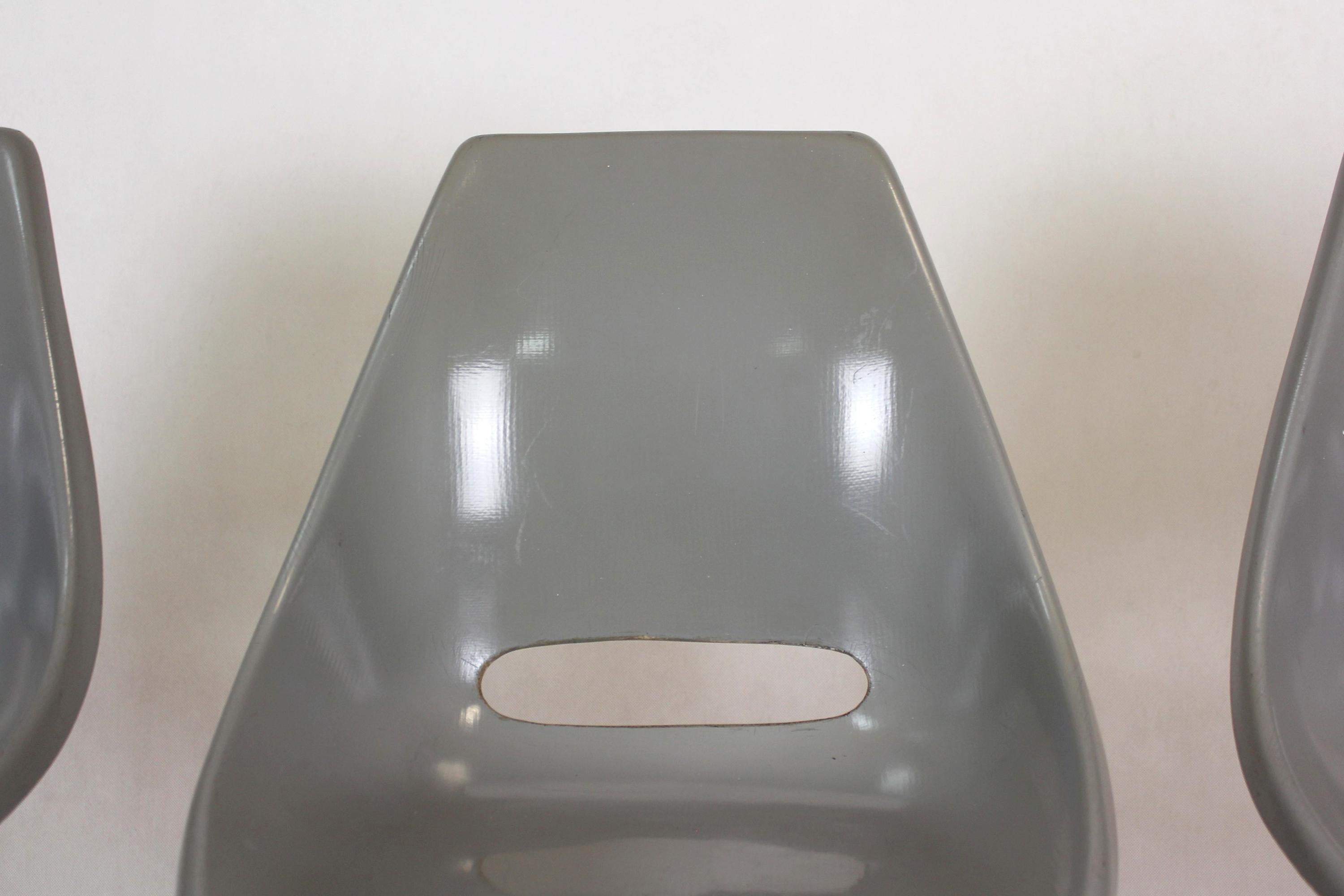 Industrial Fibreglass Chairs by Miroslav Navratil for Vertex, 1960s, Set of 4 For Sale