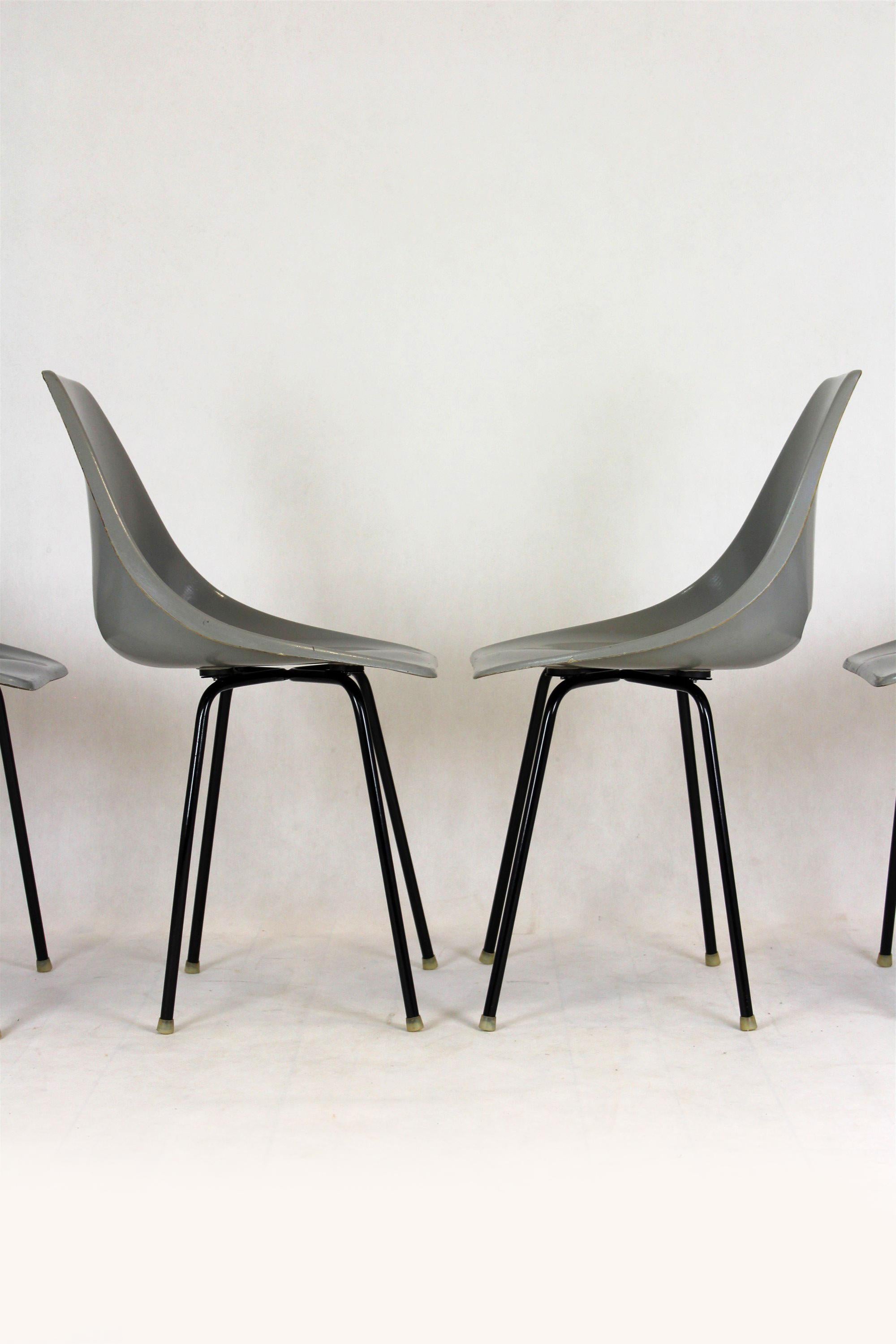 Fibreglass Chairs by Miroslav Navratil for Vertex, 1960s, Set of 4 For Sale 2