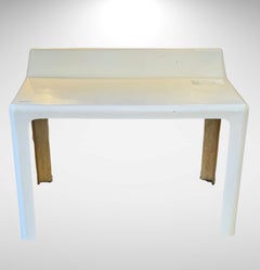 Escritorio de fibra de vidrio de Patrick Gingembre hacia la década de 1970 Diseño de la era espacial