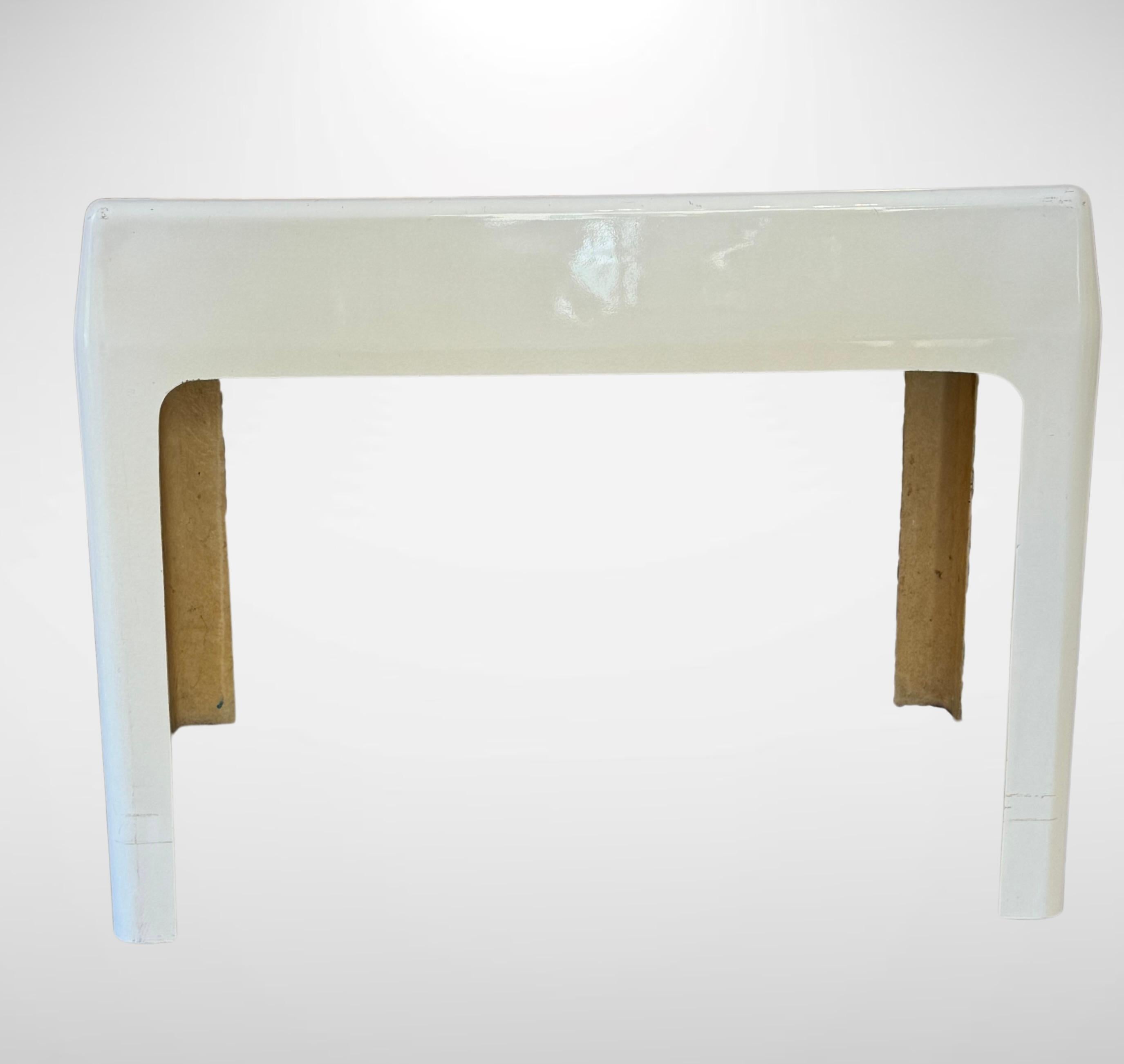 Fibreglass Desk by Patrick Gingembre circa 1970s Space Age Design 1