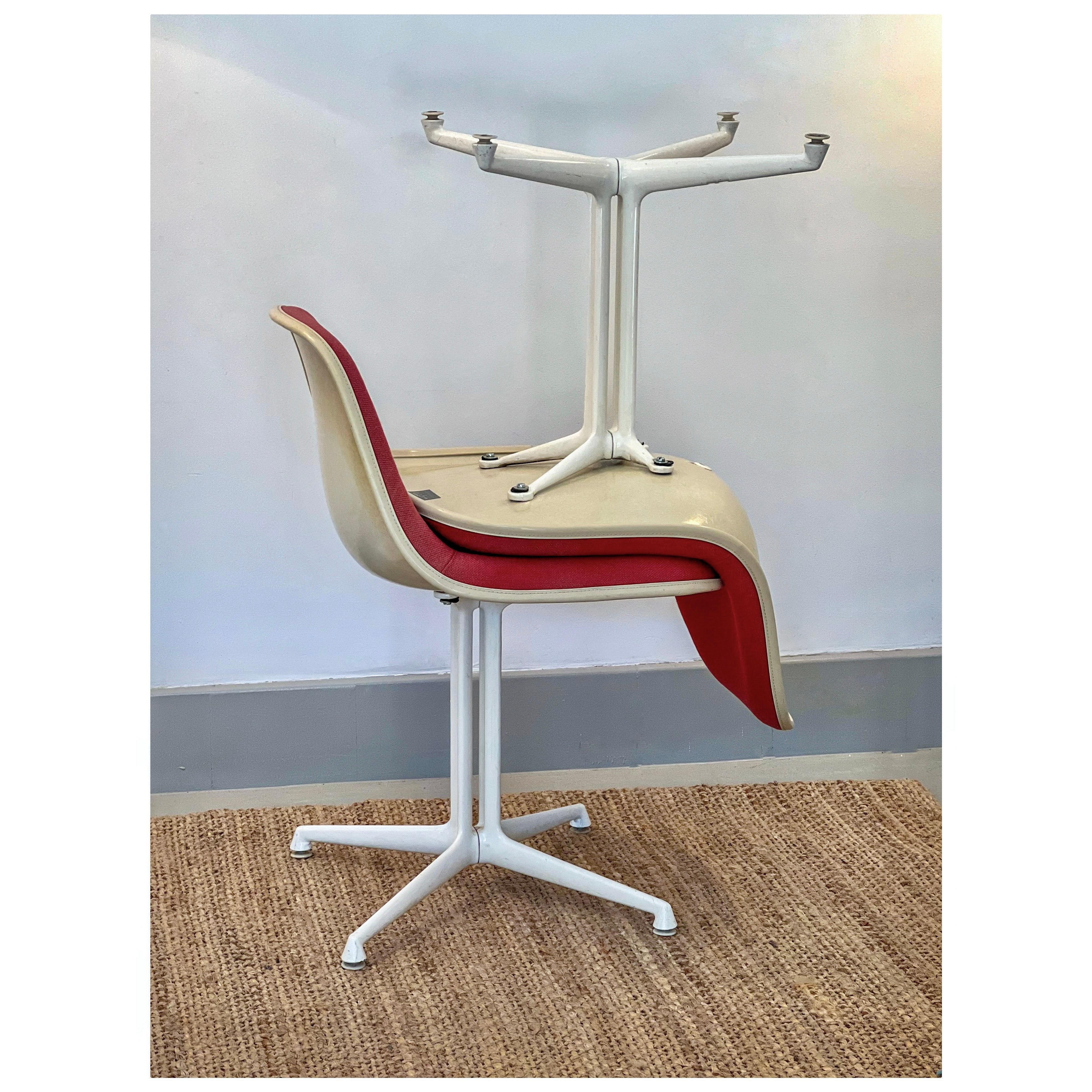 Fibreglass La Fonda Chair by Charles & Ray Eames for Vitra, 1960s In Good Condition For Sale In Bruxelles, BE