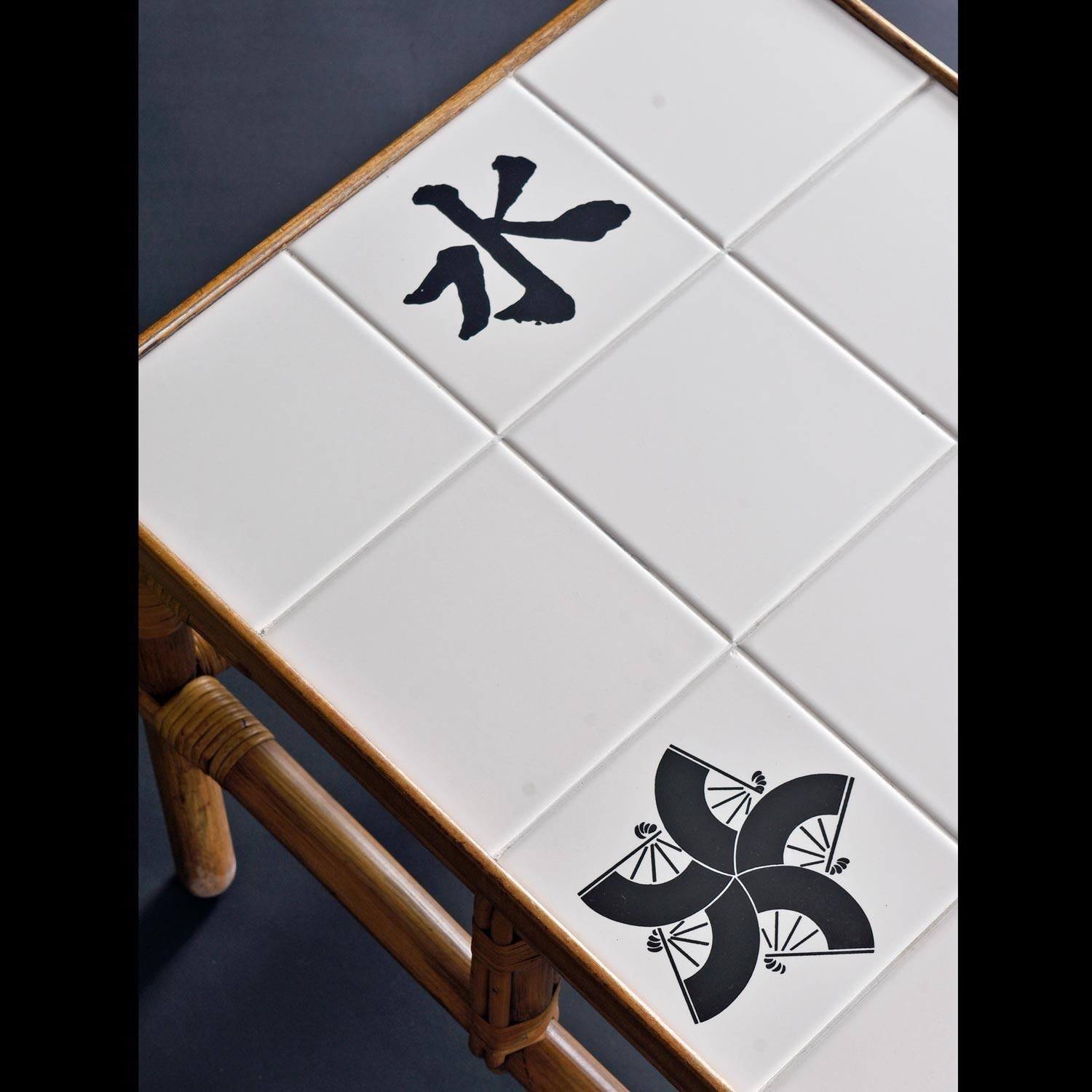 Ficks Reed Juego de silla de barril de ratán y mesa auxiliar de azulejos de los años 50 Far Horizons en venta 7