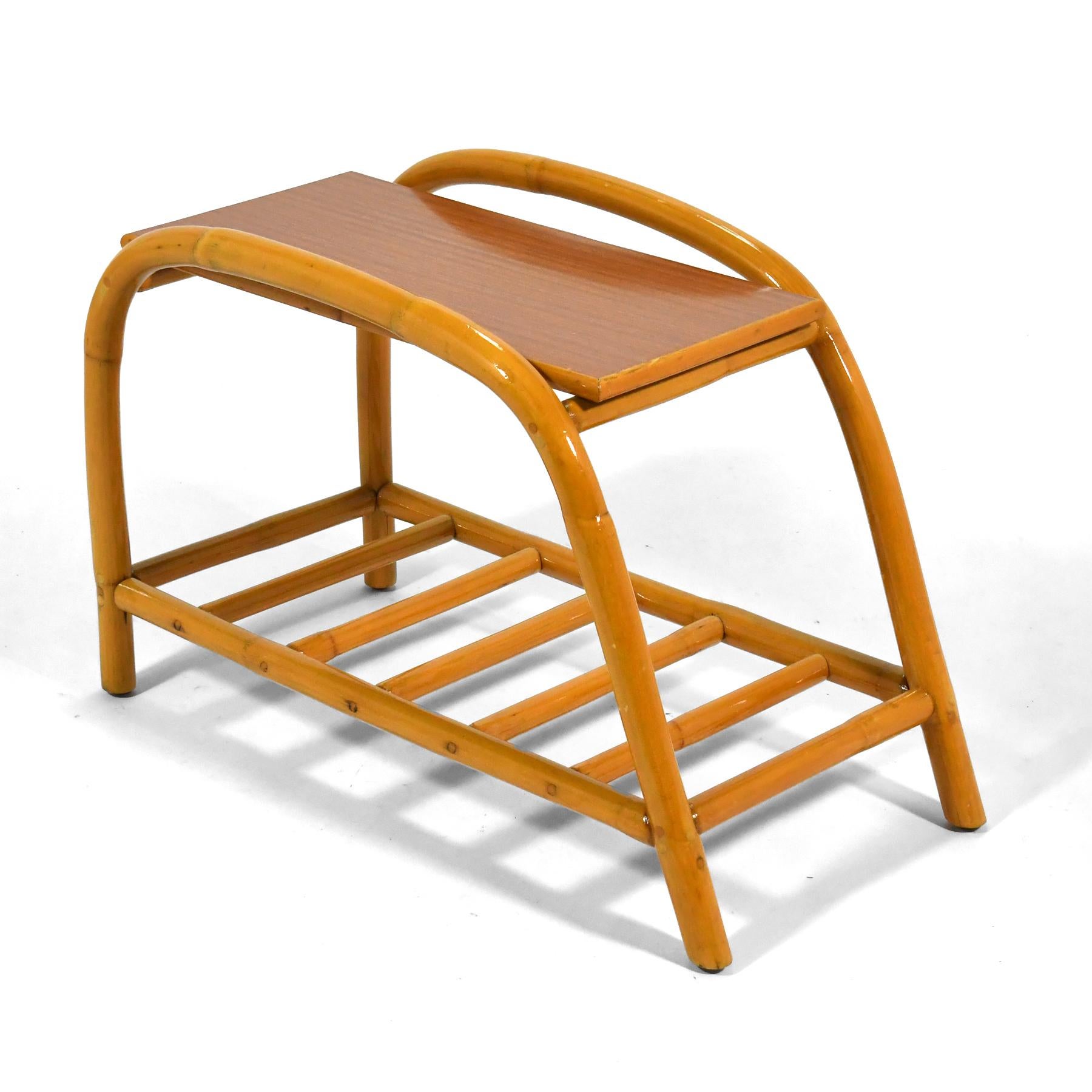 Milieu du XXe siècle Table d'appoint 